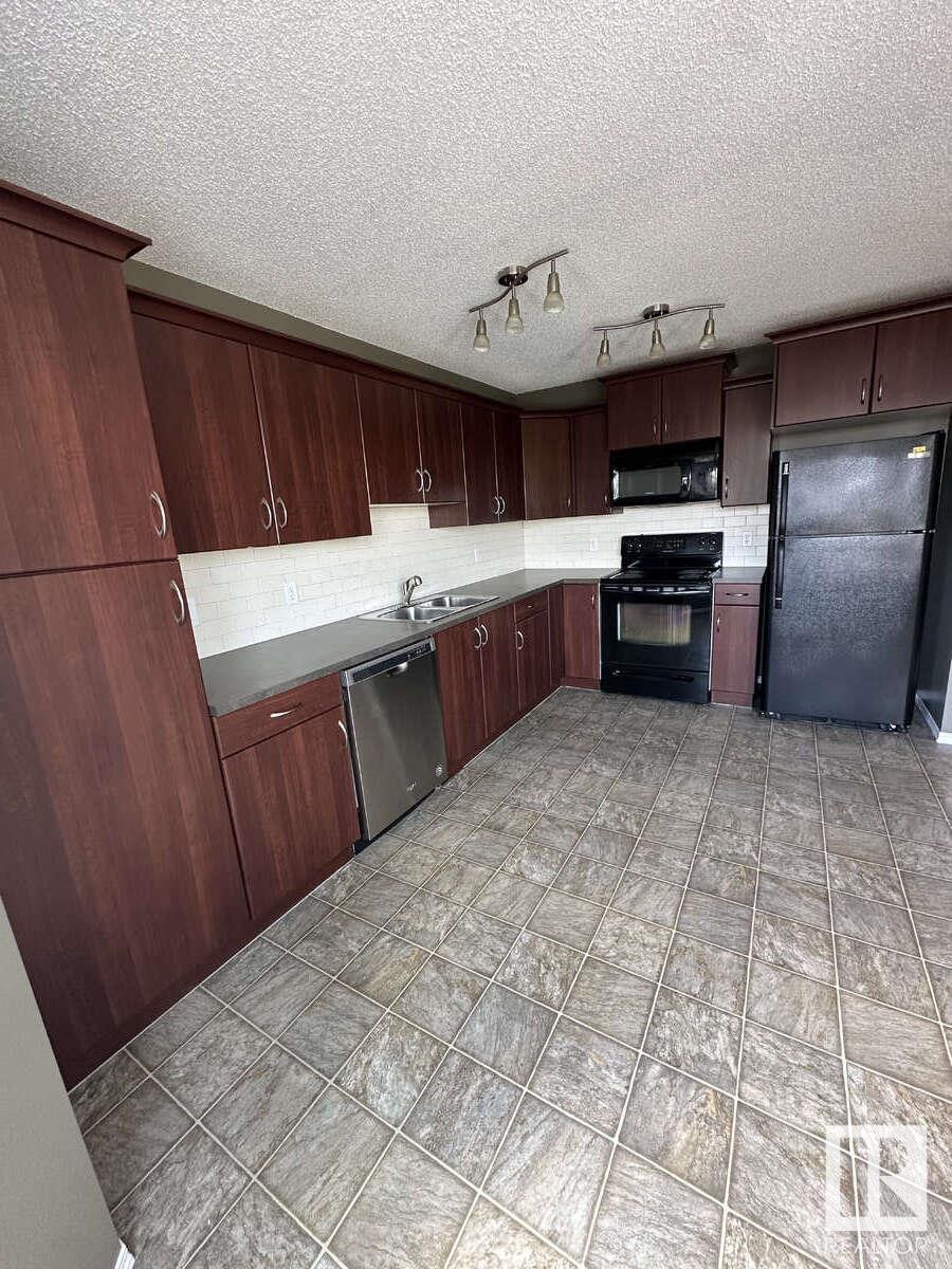 Property at 527 SONGHURST WY image 5