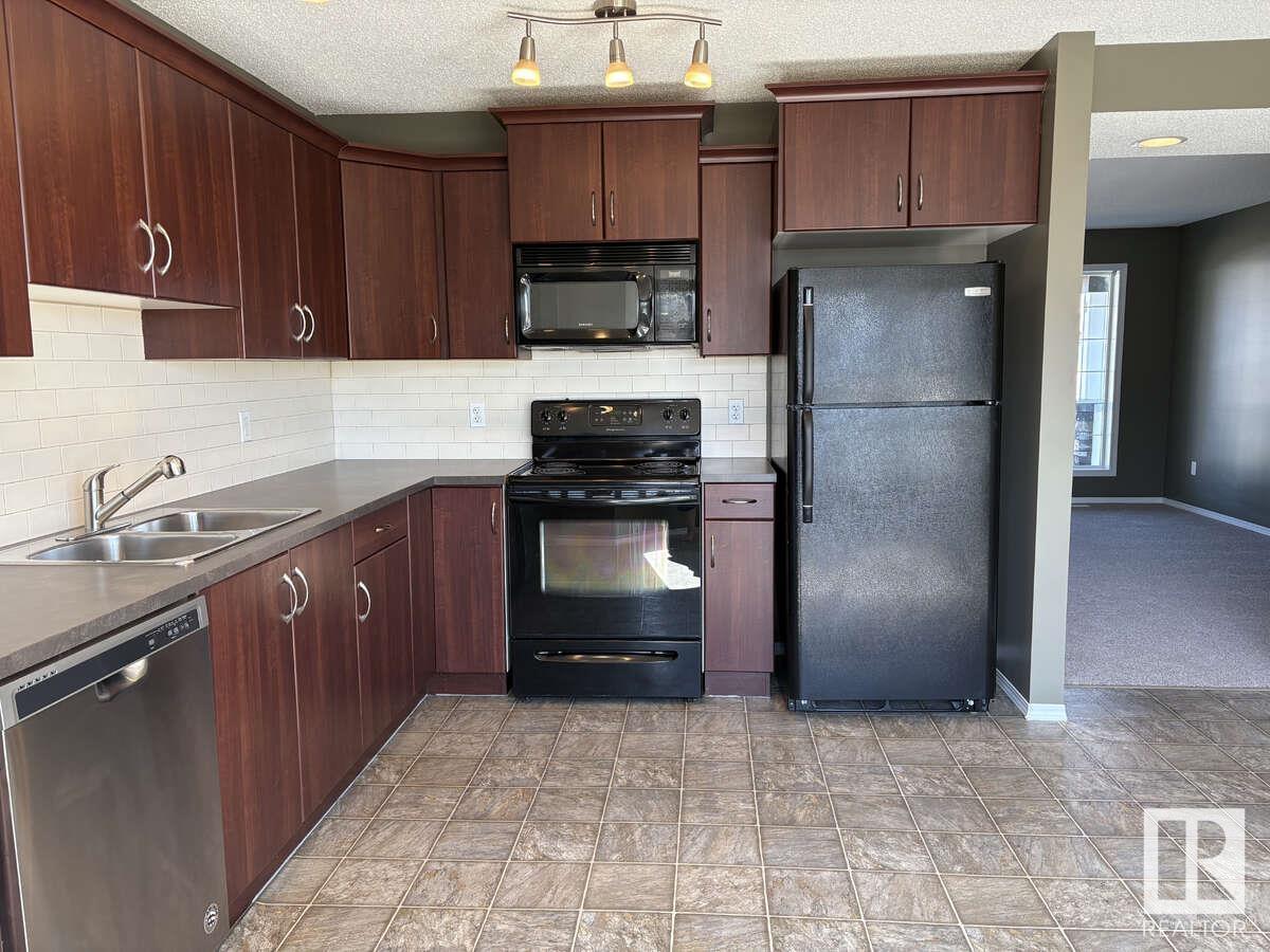 Property at 527 SONGHURST WY image 3