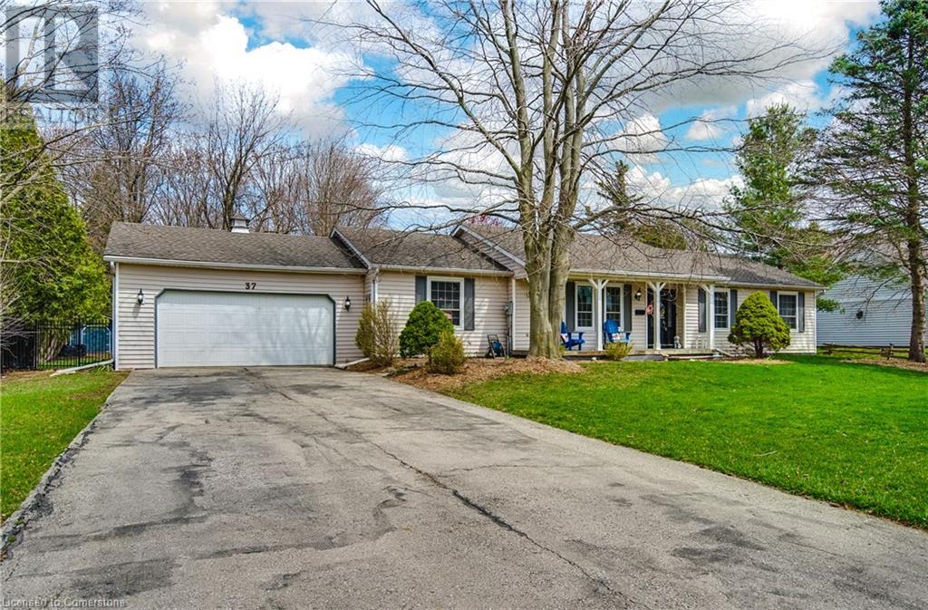 Property at 37 JOHN MARTIN Crescent image 2