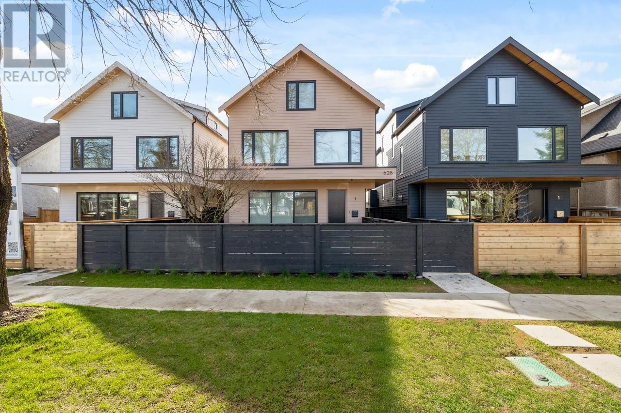 Listing Picture 3 of 40 : 1 638 E 46TH AVENUE, Vancouver / 溫哥華 - 魯藝地產 Yvonne Lu Group - MLS Medallion Club Member