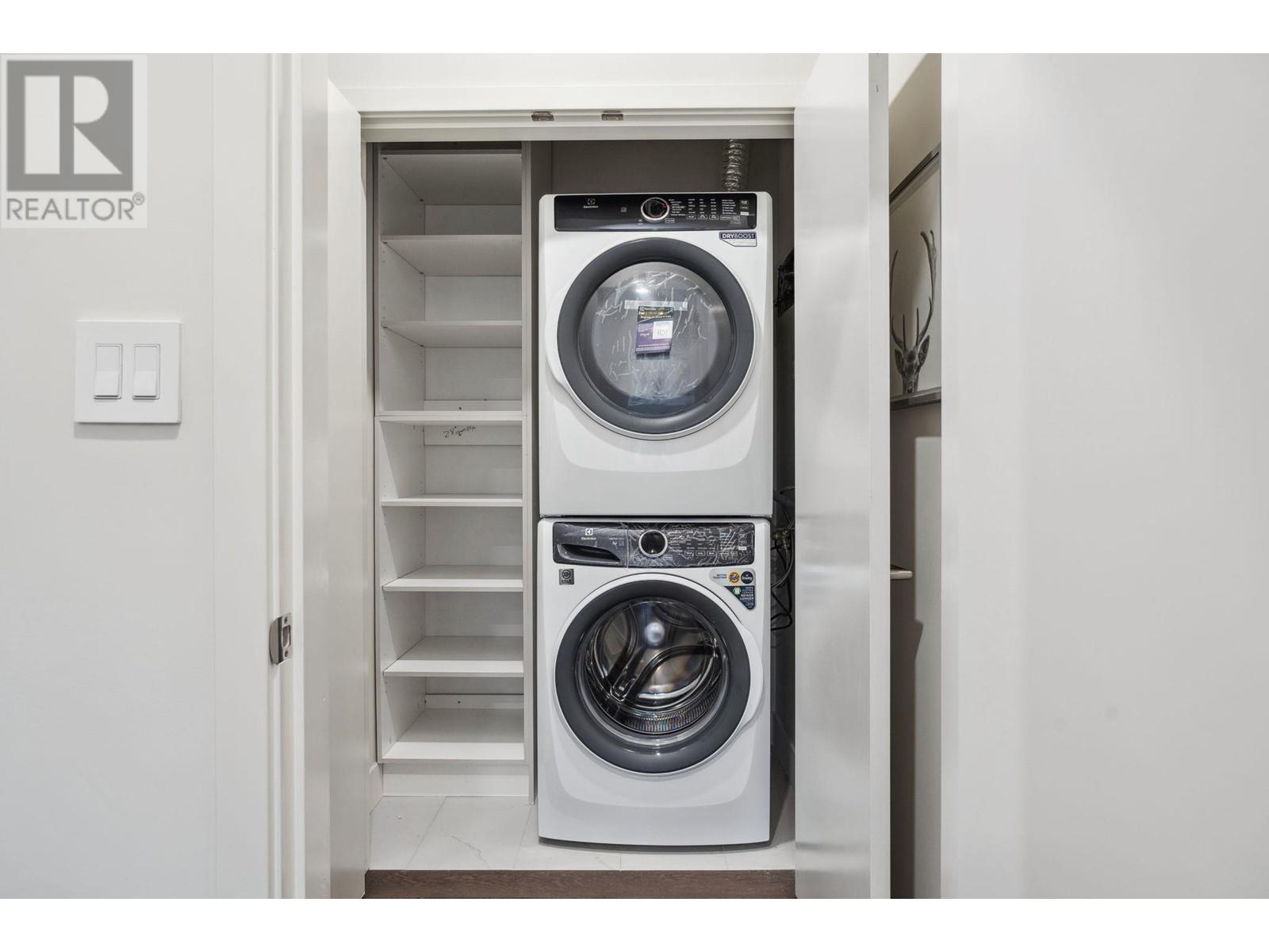 Listing Picture 24 of 40 : 1 638 E 46TH AVENUE, Vancouver / 溫哥華 - 魯藝地產 Yvonne Lu Group - MLS Medallion Club Member