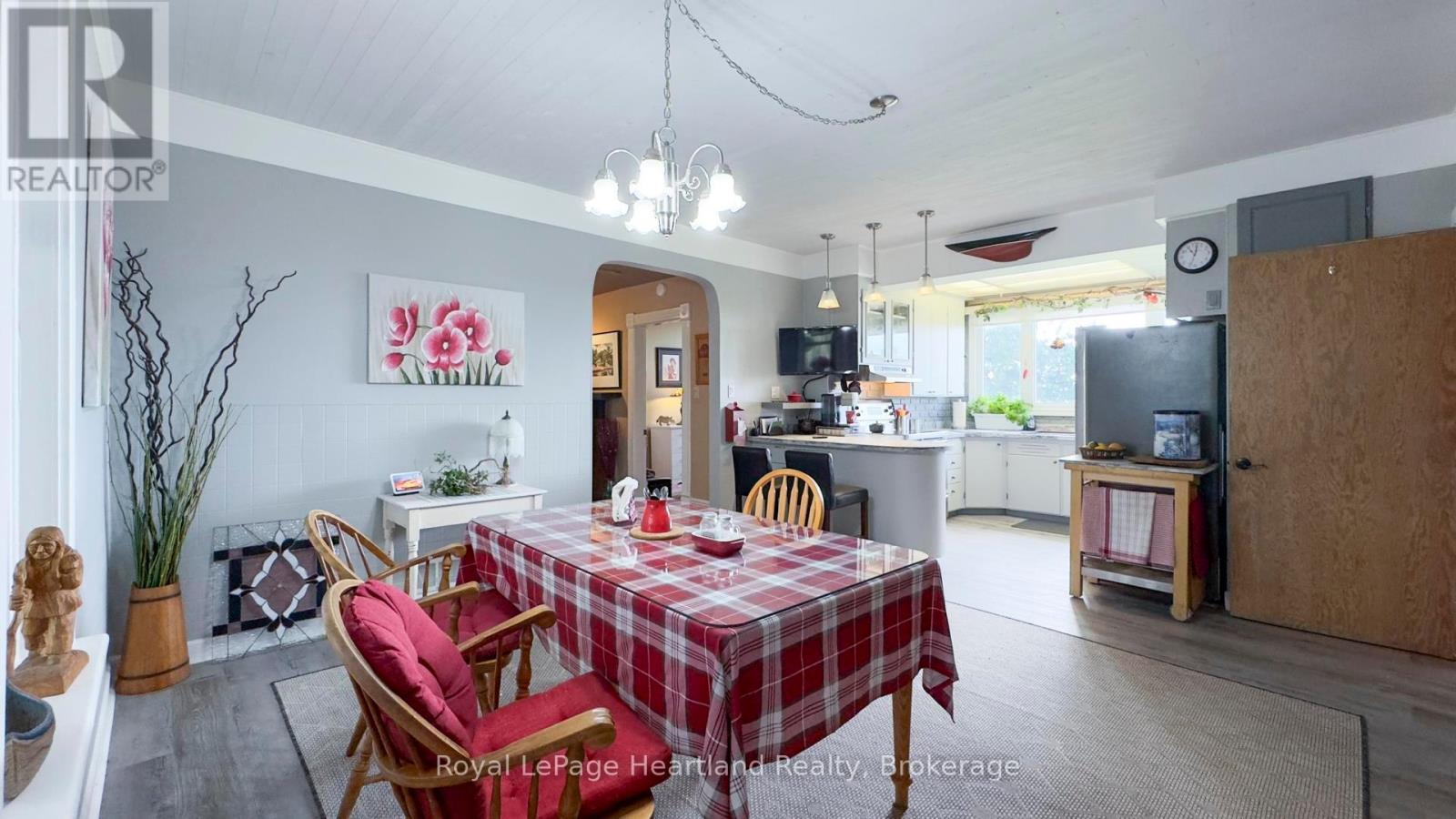 73399 London Road, Bluewater, Ontario  N0M 2E0 - Photo 11 - X12123708