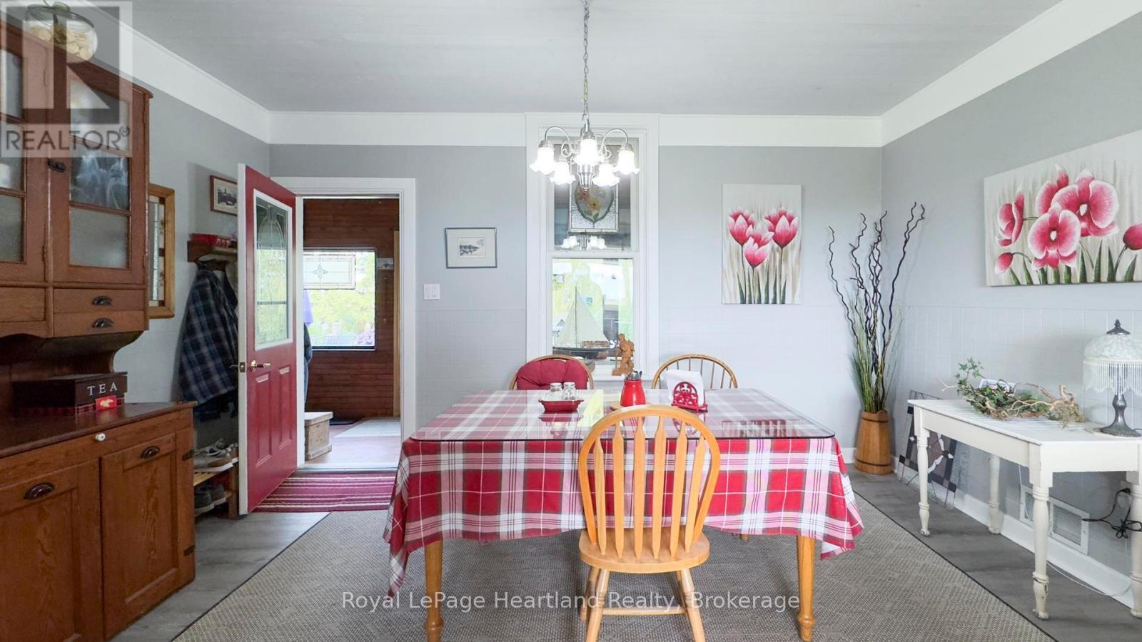 Photo 12 of 48 for 73399 London Road