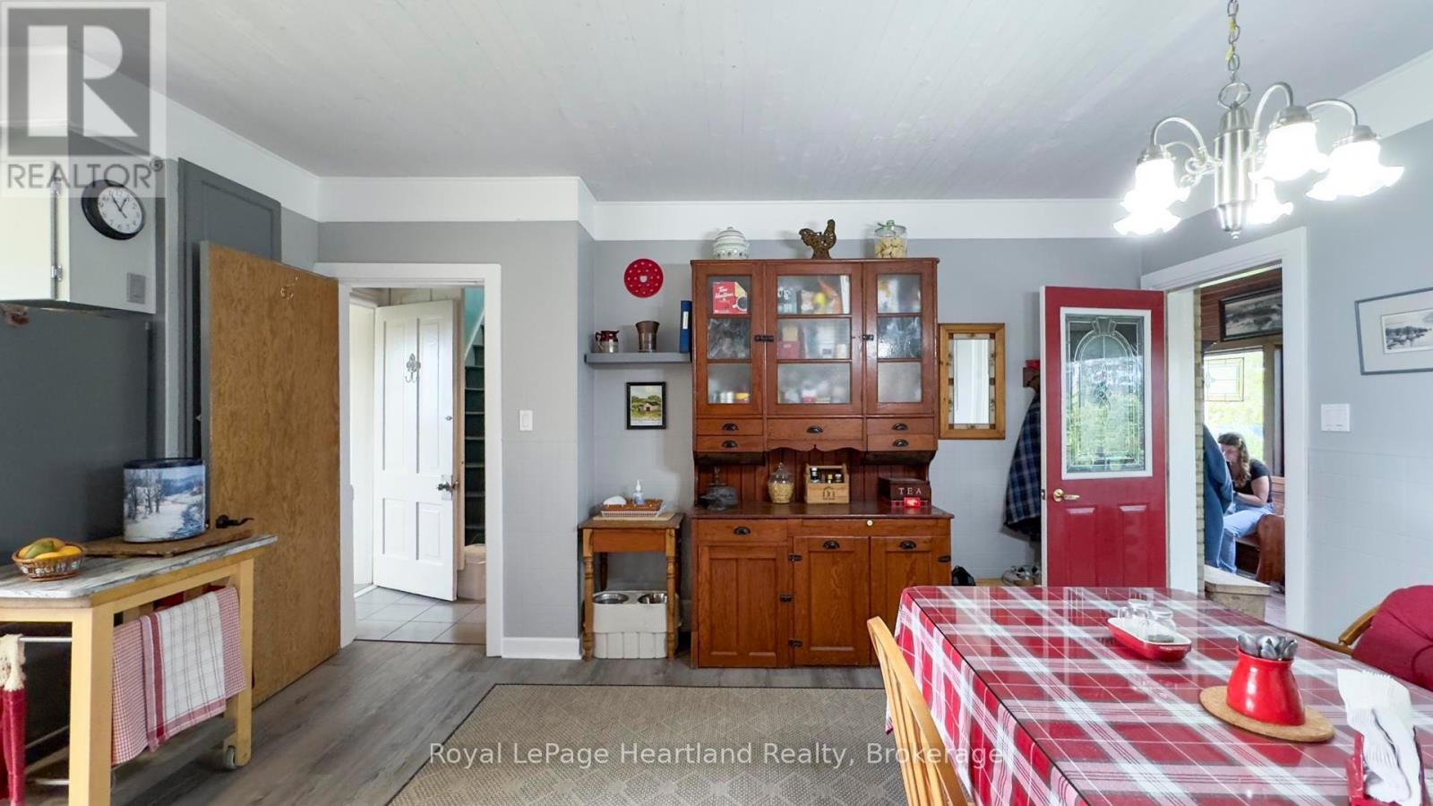73399 London Road, Bluewater, Ontario  N0M 2E0 - Photo 17 - X12123708