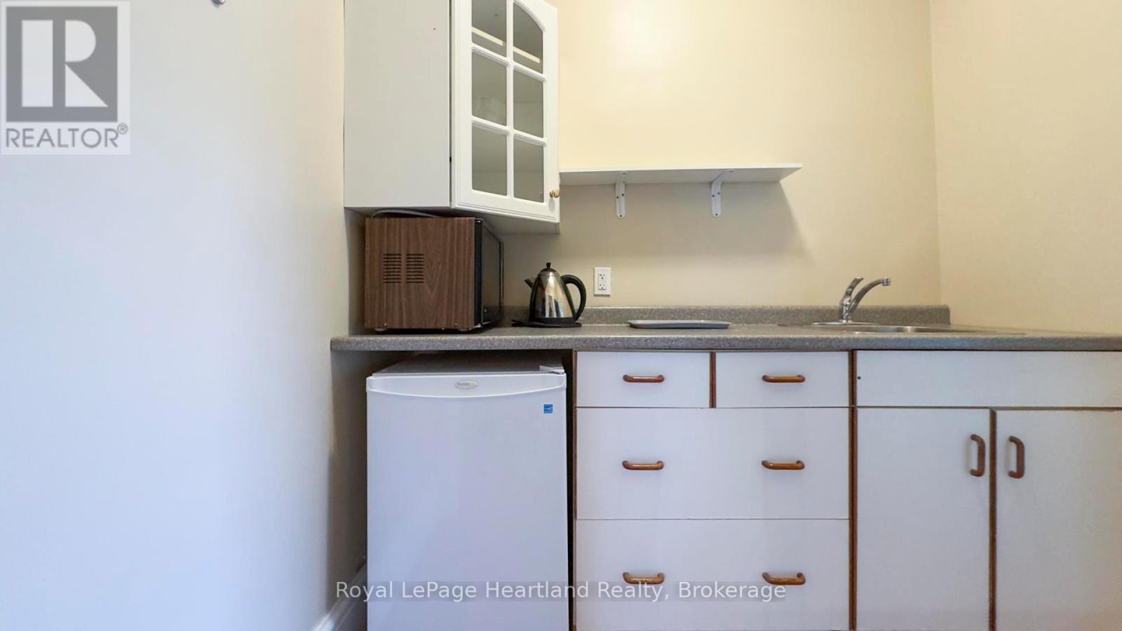 73399 London Road, Bluewater, Ontario  N0M 2E0 - Photo 42 - X12123708