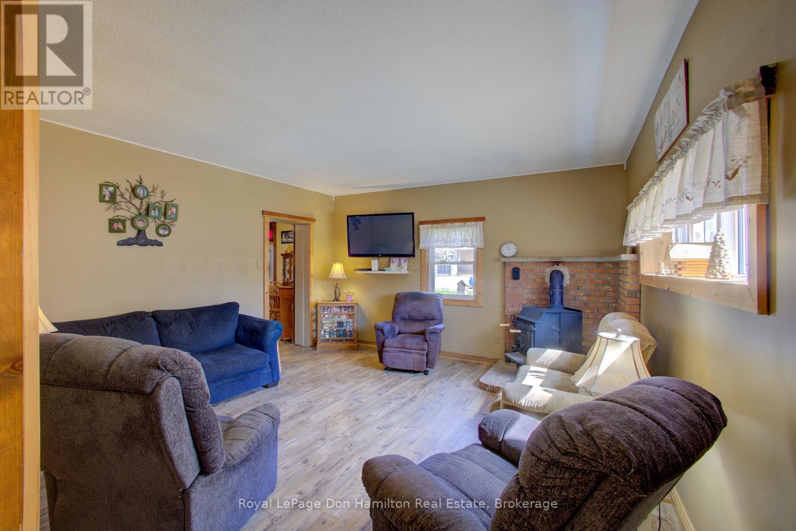 85120 Lamont Drive, Huron East, Ontario  N0G 1T0 - Photo 19 - X12123769