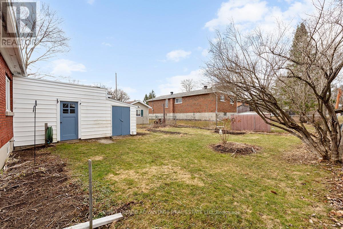 Property at 214 GORE STREET E image 3