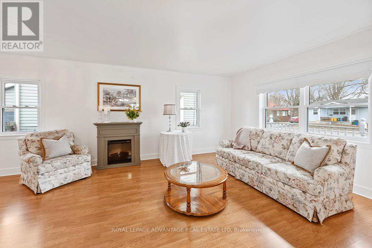 214 Gore Street E, Perth, Ontario  K7H 1K4 - Photo 8 - X12123772
