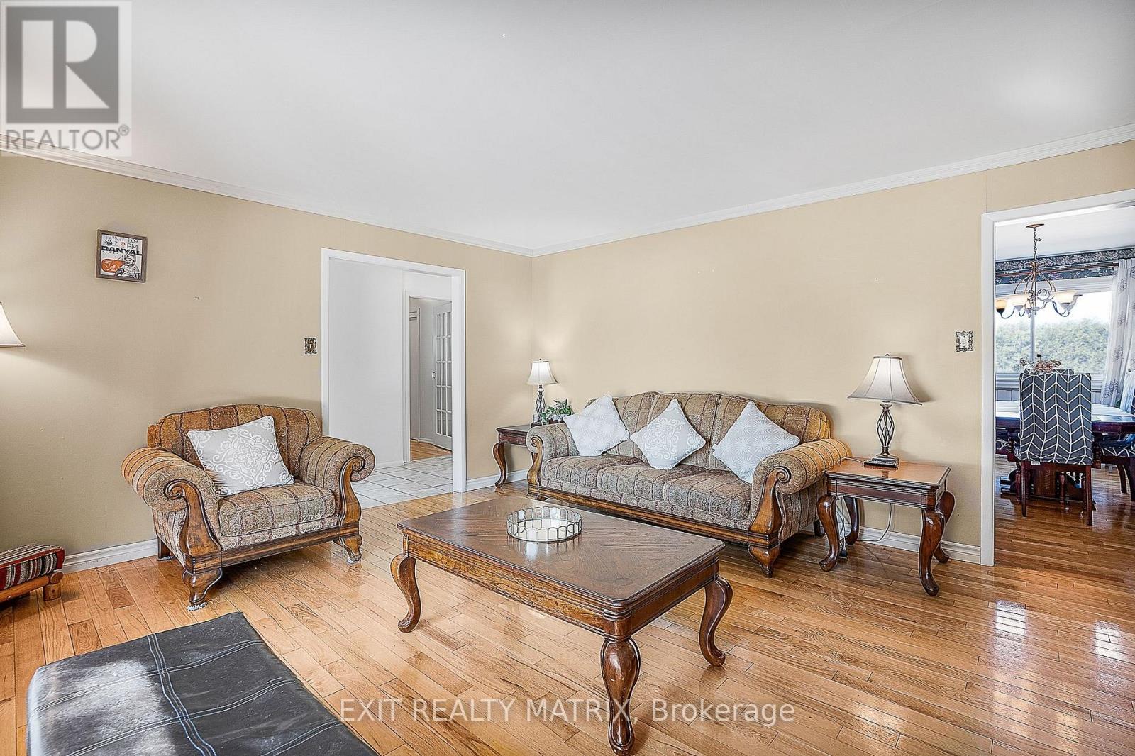 21 Frost Avenue, Hawkesbury, Ontario  K6A 2T7 - Photo 13 - X12038292