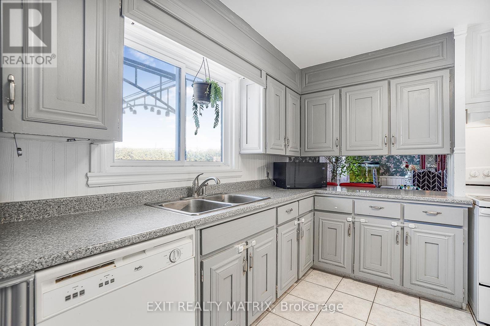 21 Frost Avenue, Hawkesbury, Ontario  K6A 2T7 - Photo 21 - X12038292