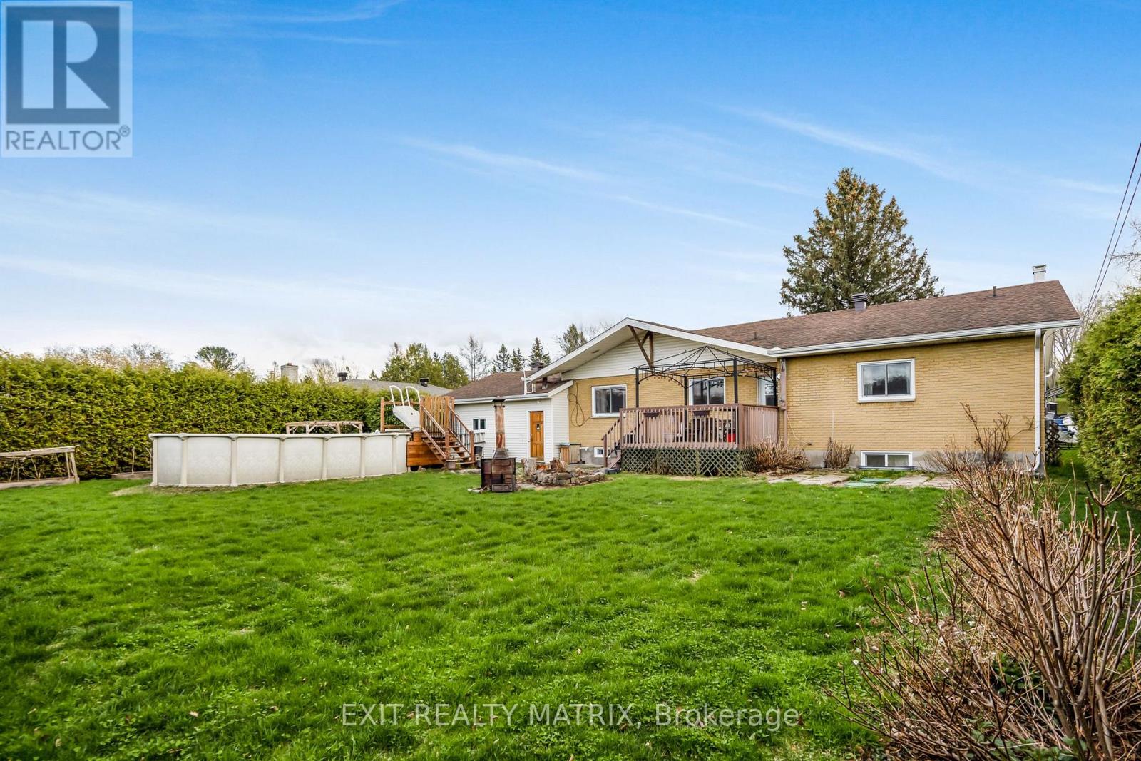 21 Frost Avenue, Hawkesbury, Ontario  K6A 2T7 - Photo 4 - X12038292