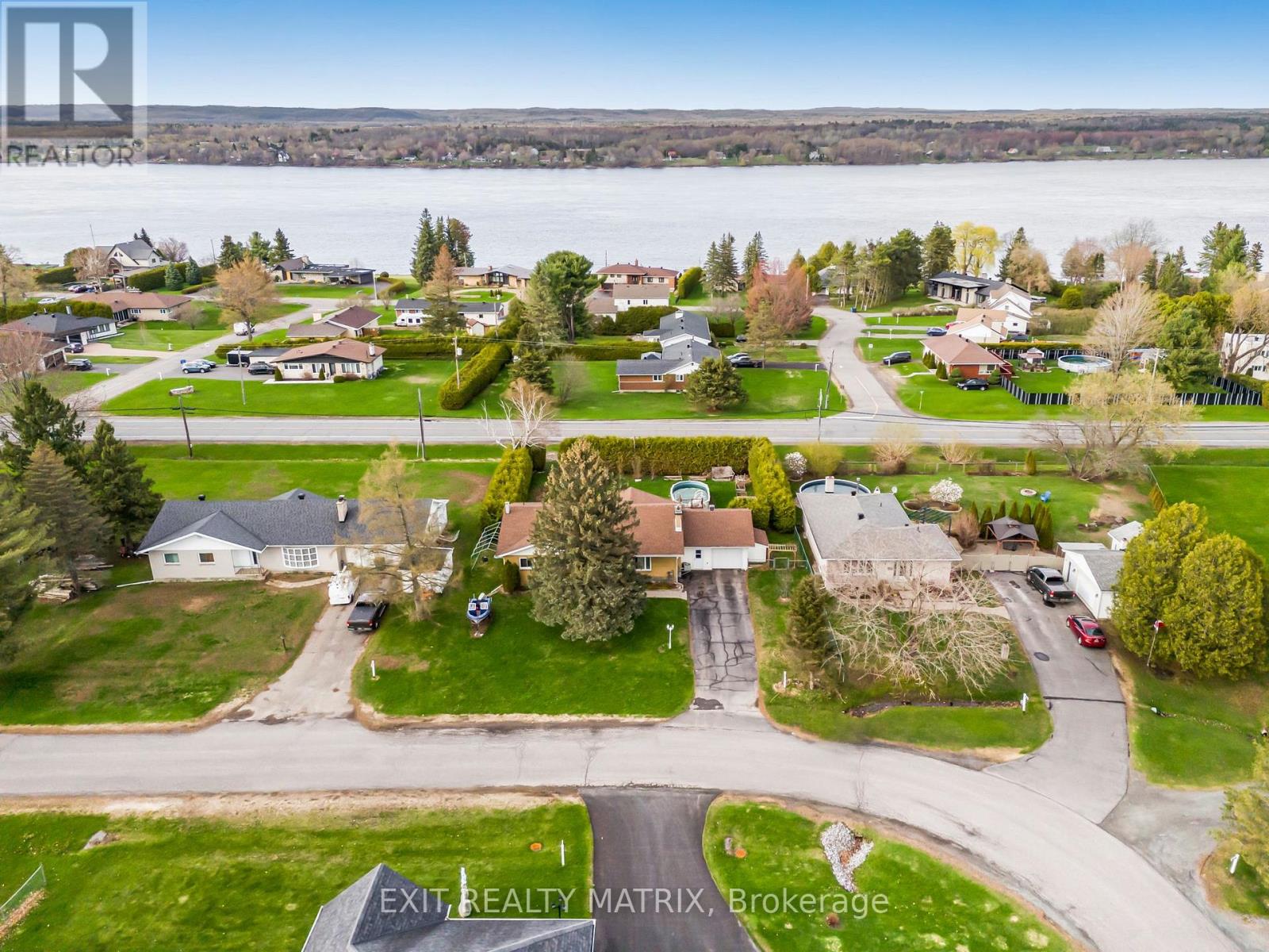 21 Frost Avenue, Hawkesbury, Ontario  K6A 2T7 - Photo 6 - X12038292