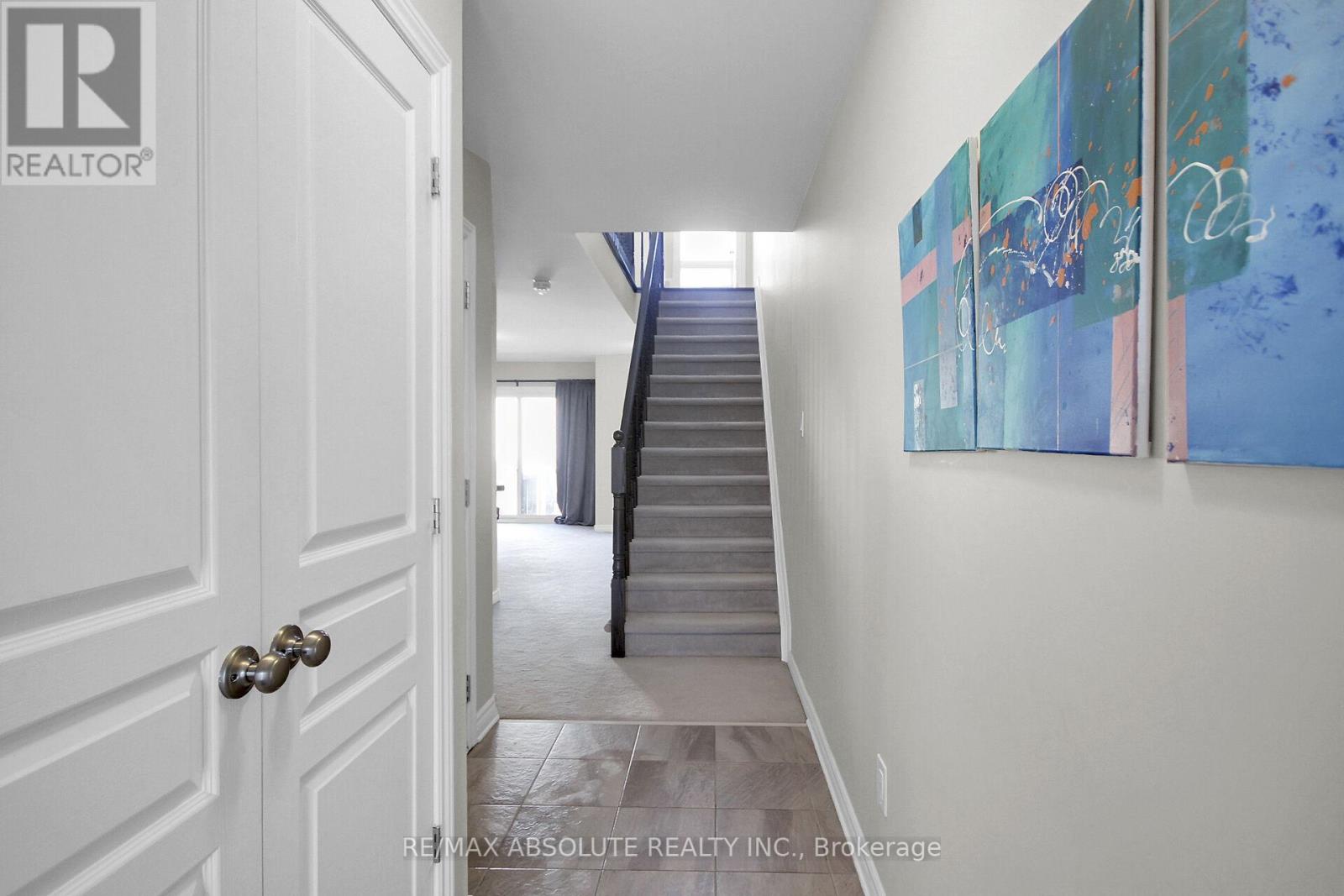 327 Twinflower Way, Ottawa, Ontario  K2J 5Z6 - Photo 3 - X12123625