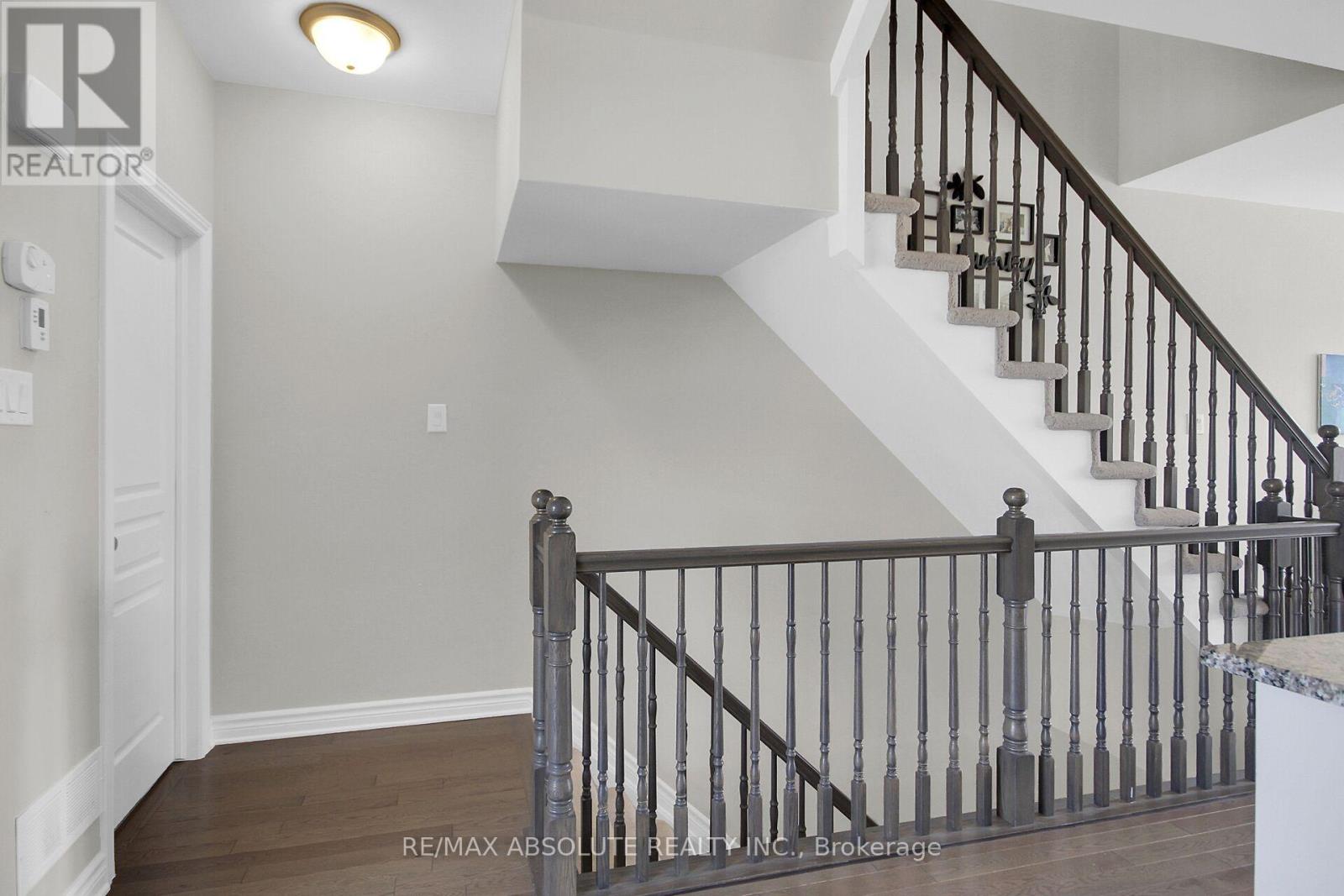327 Twinflower Way, Ottawa, Ontario  K2J 5Z6 - Photo 5 - X12123625