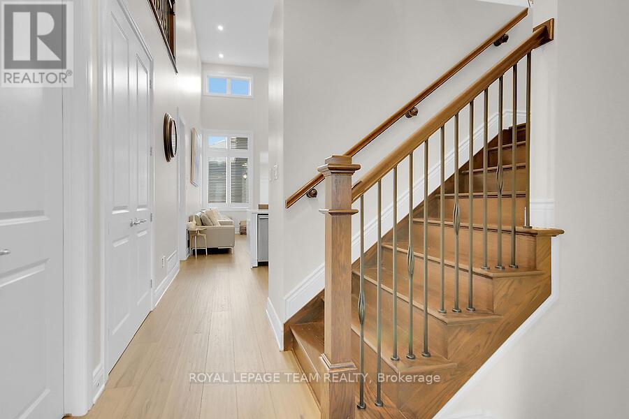 518 Chriscraft Way, Ottawa, Ontario  K4M 1J8 - Photo 4 - X12123635