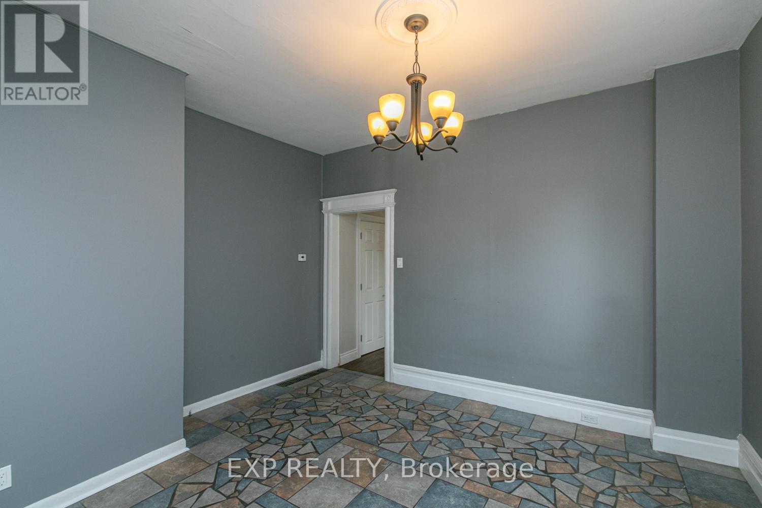341 Parkdale Avenue, Ottawa, Ontario  K1Y 1G7 - Photo 11 - X12123676