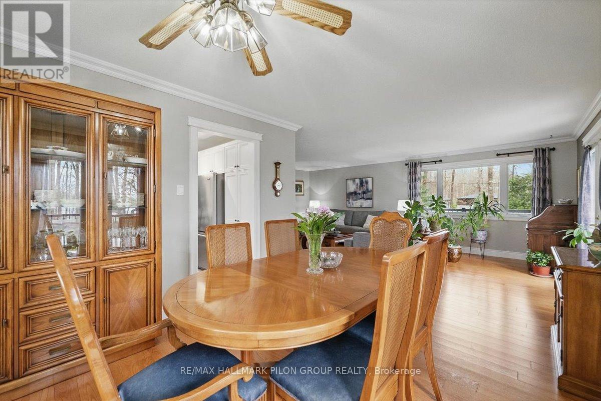 1430 Minogue Crescent, Ottawa, Ontario  K4C 1B4 - Photo 9 - X12123692