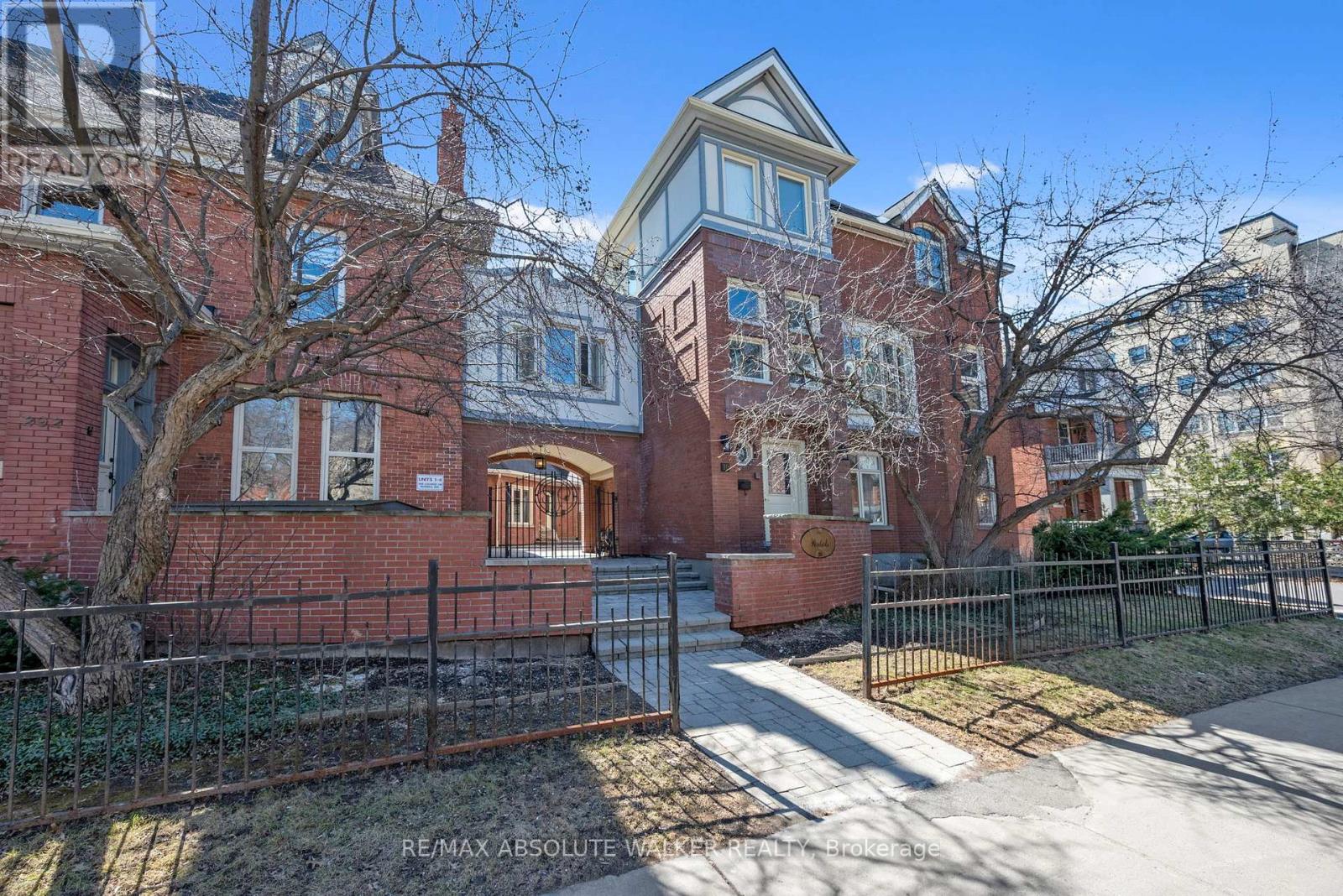 Property at 10 - 292 LAURIER AVENUE E image 2