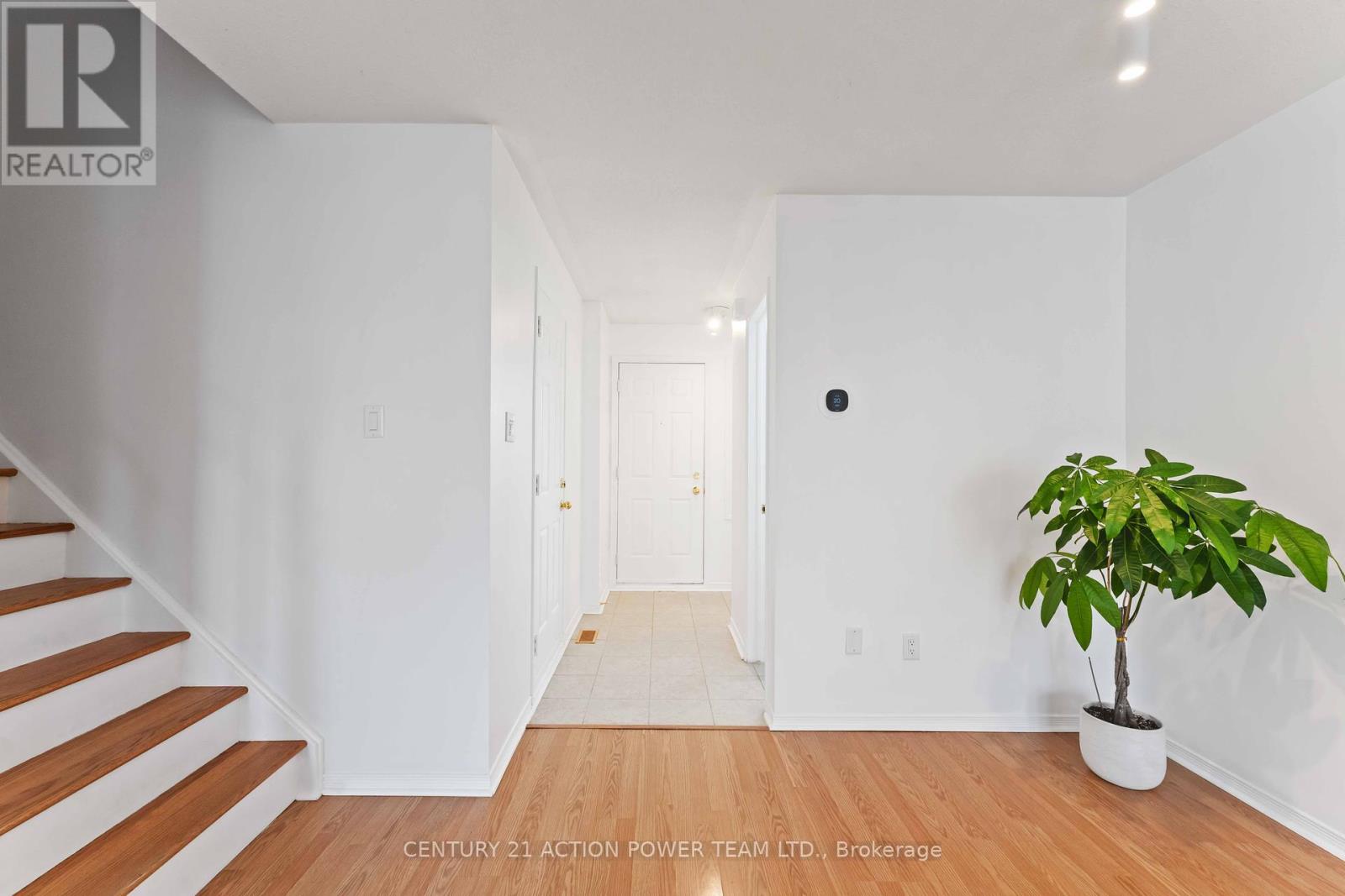 1887 Hialeah Drive, Ottawa, Ontario  K4A 3T3 - Photo 5 - X12123825