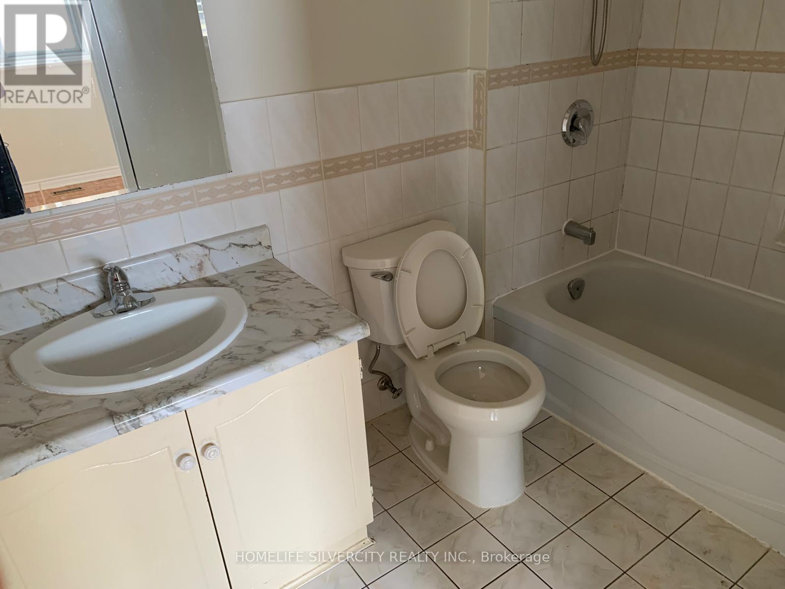 54 Carnival Court, Toronto, Ontario  M2R 3T8 - Photo 8 - C12104059