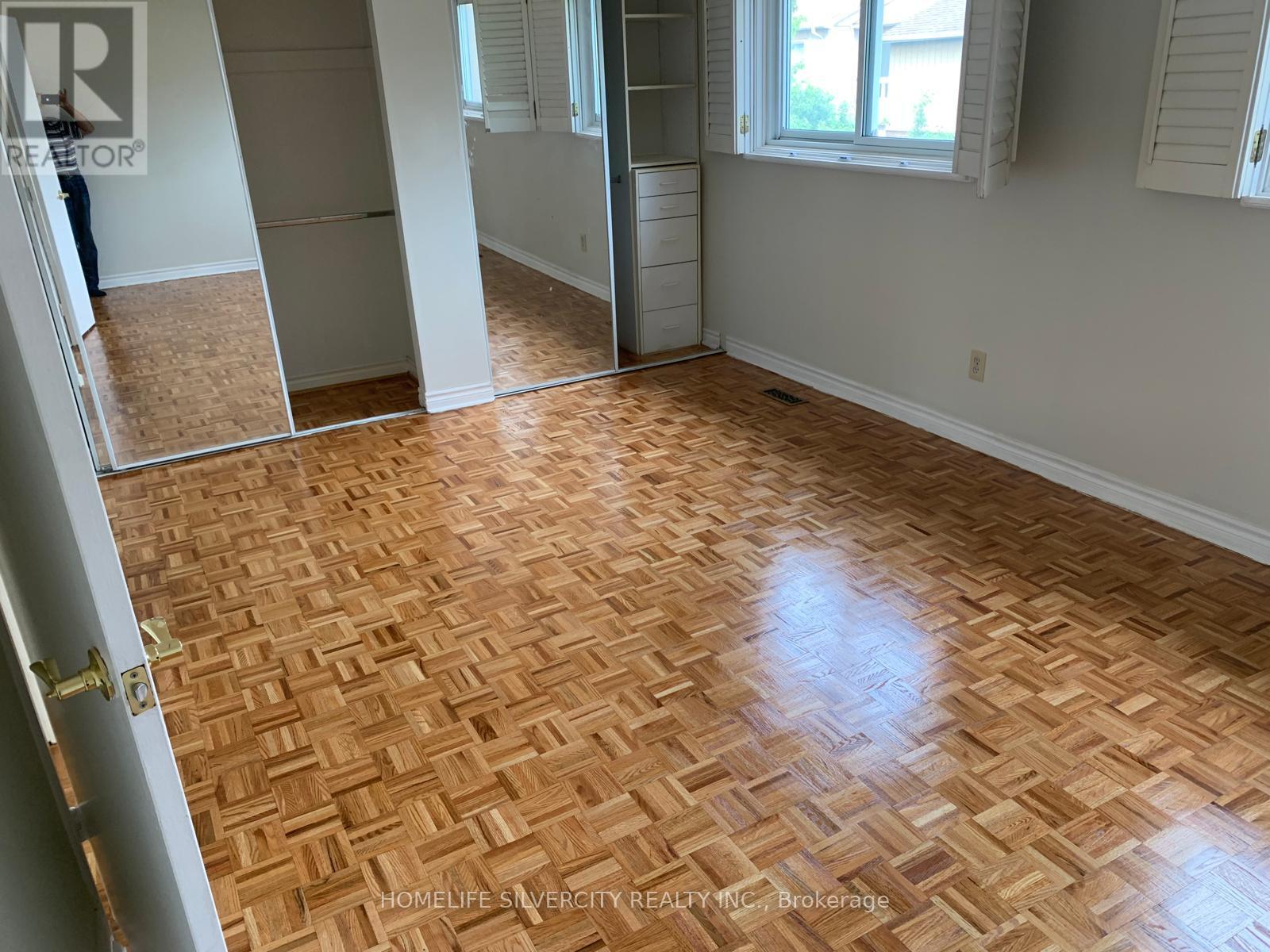 54 Carnival Court, Toronto, Ontario  M2R 3T8 - Photo 6 - C12104059