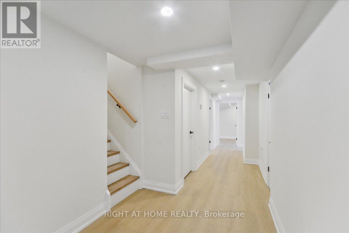 Lower - 131 Kenilworth Avenue, Toronto, Ontario  M4L 3S7 - Photo 26 - E12100081