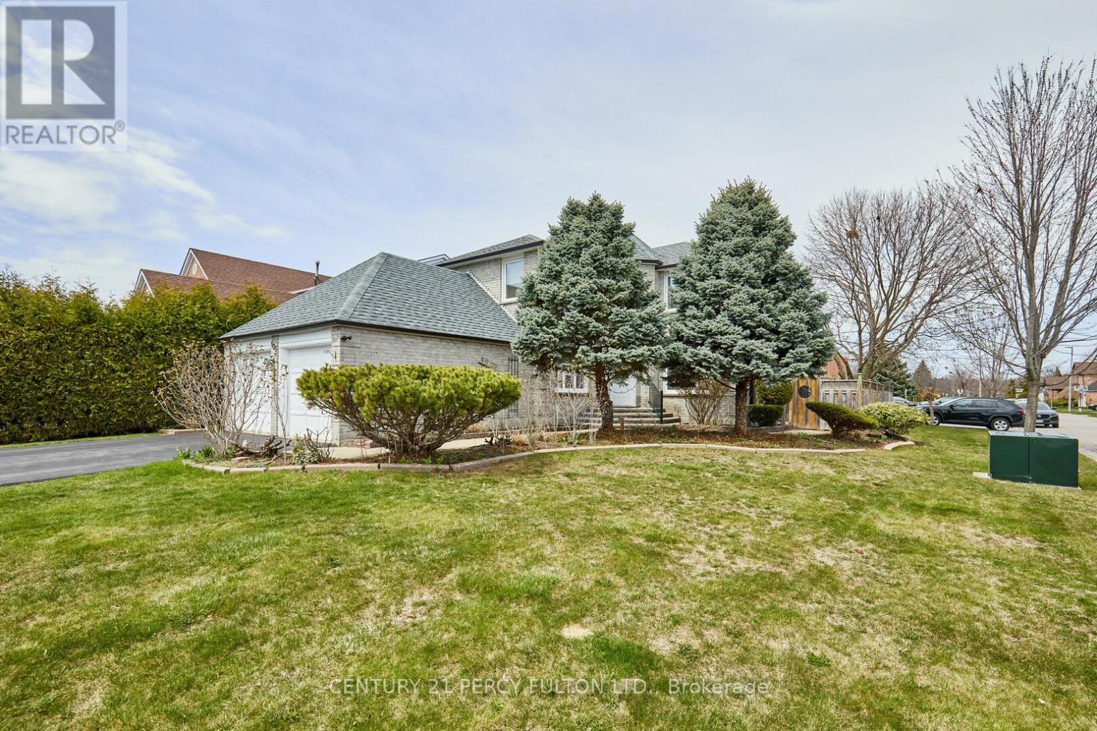 Property at 535 GARDENVIEW SQUARE image 3