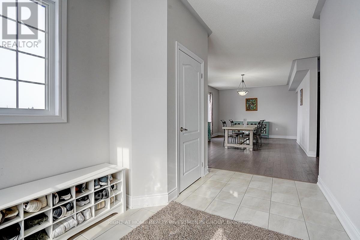 208 Rutherford Road, Bradford West Gwillimbury, Ontario  L3Z 0X5 - Photo 9 - N11969070