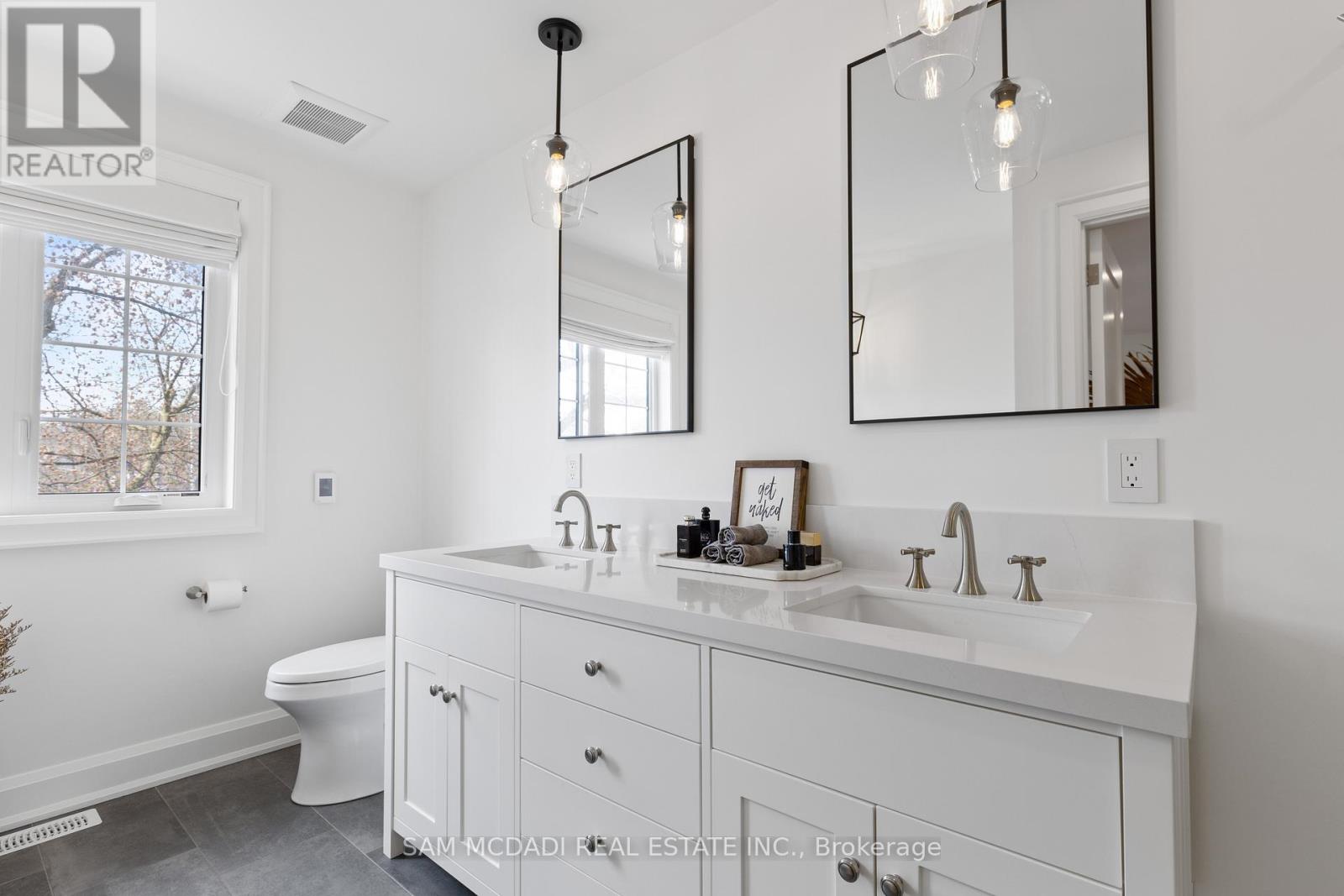 4 Iroquois Avenue, Mississauga, Ontario  L5G 1M6 - Photo 20 - W12117495