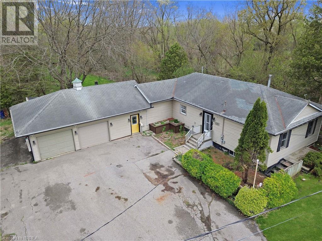 Property at 135 BIRKETT Lane image 1