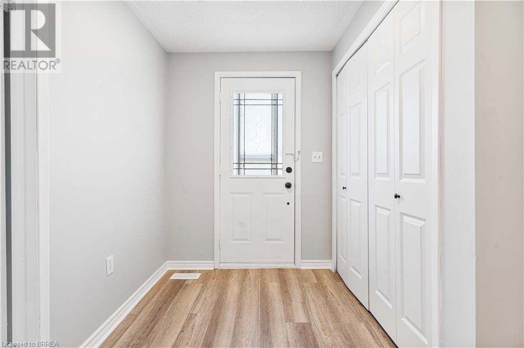 Property at 135 BIRKETT Lane image 5