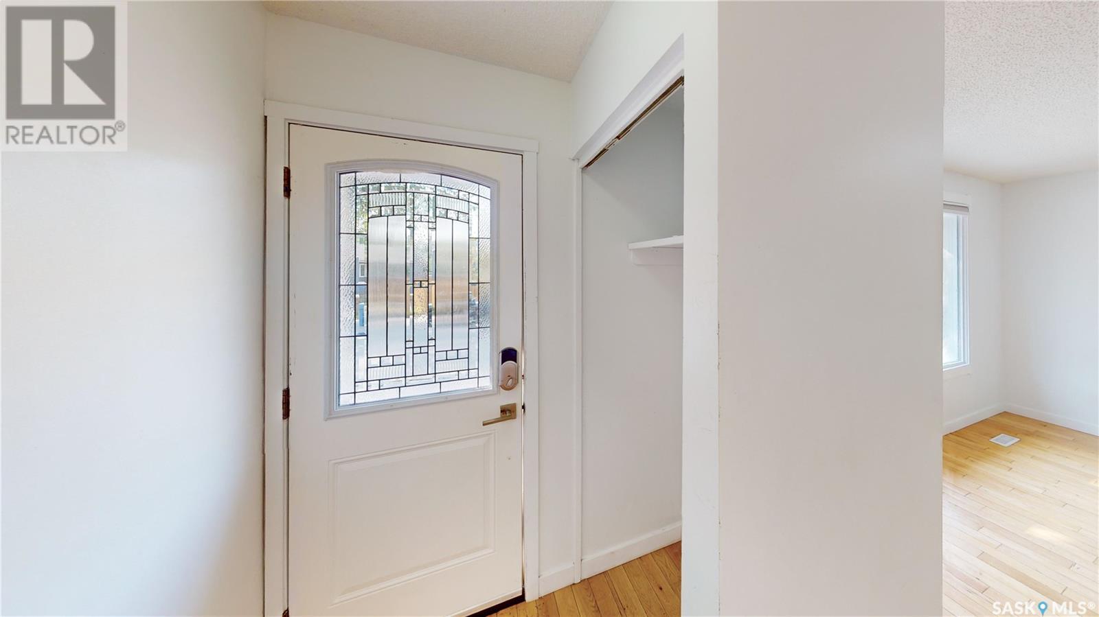 Property at 122 Dale CRESCENT image 2