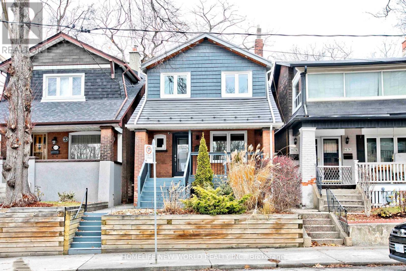 1672 GERRARD STREET E, Toronto, Ontario