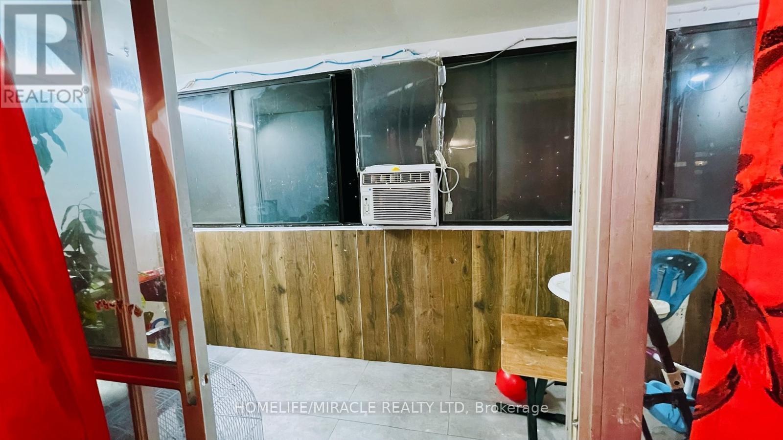 1108 - 5 Massey Square, Toronto, Ontario  M4C 5L6 - Photo 10 - E12123786