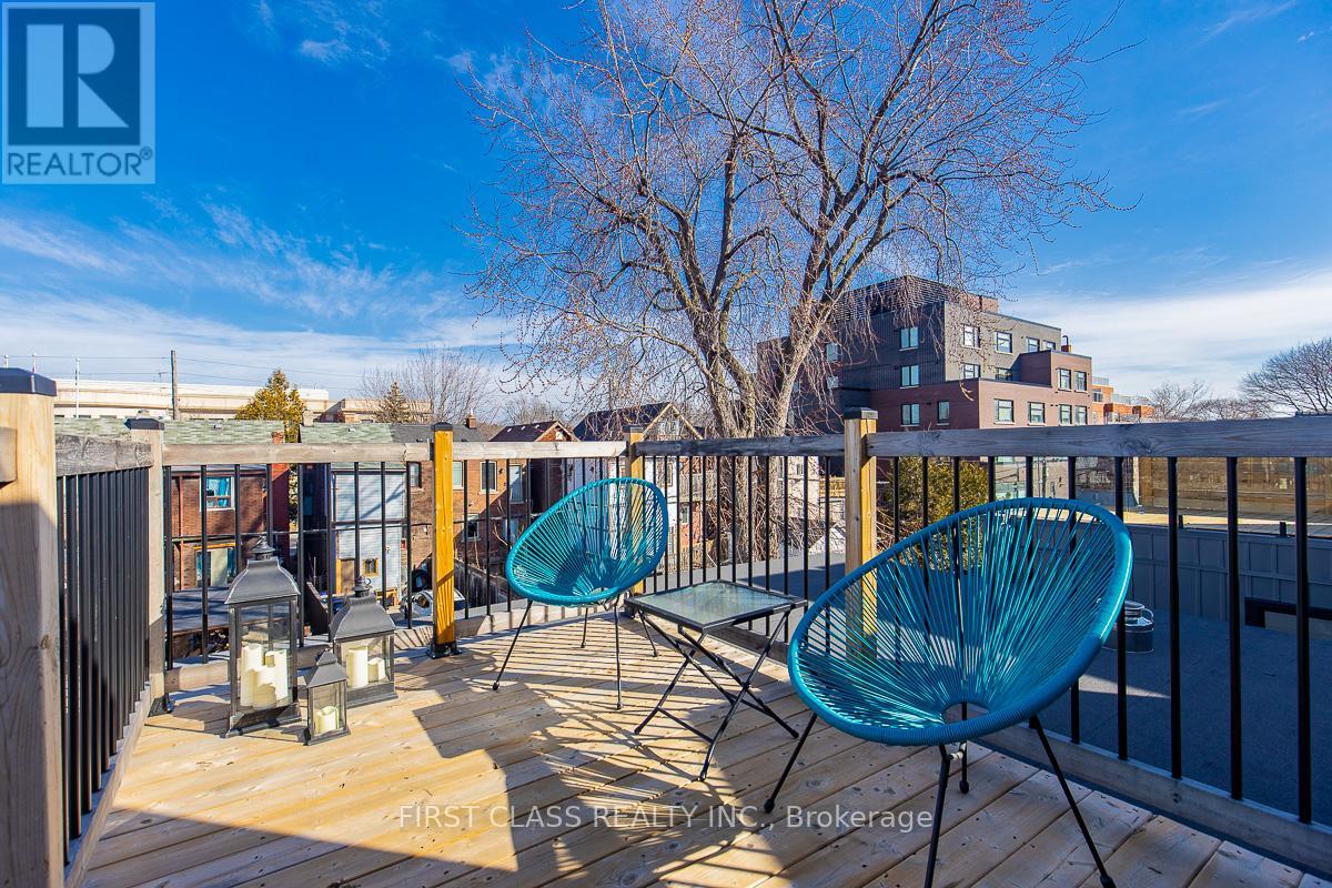 28 Endean Avenue, Toronto, Ontario  M4M 1W6 - Photo 21 - E12123818