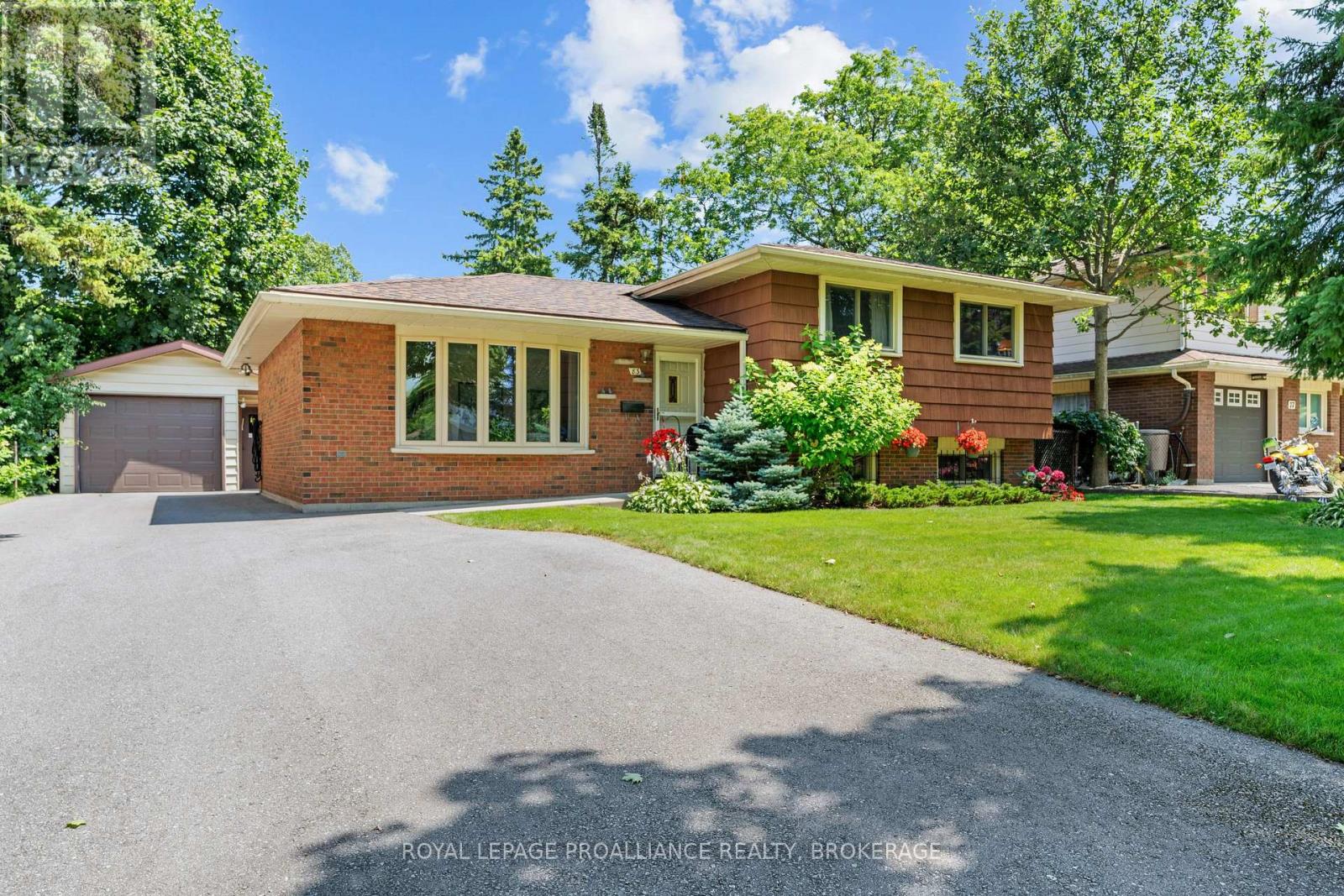 83 QUEEN MARY ROAD, Kingston, Ontario
