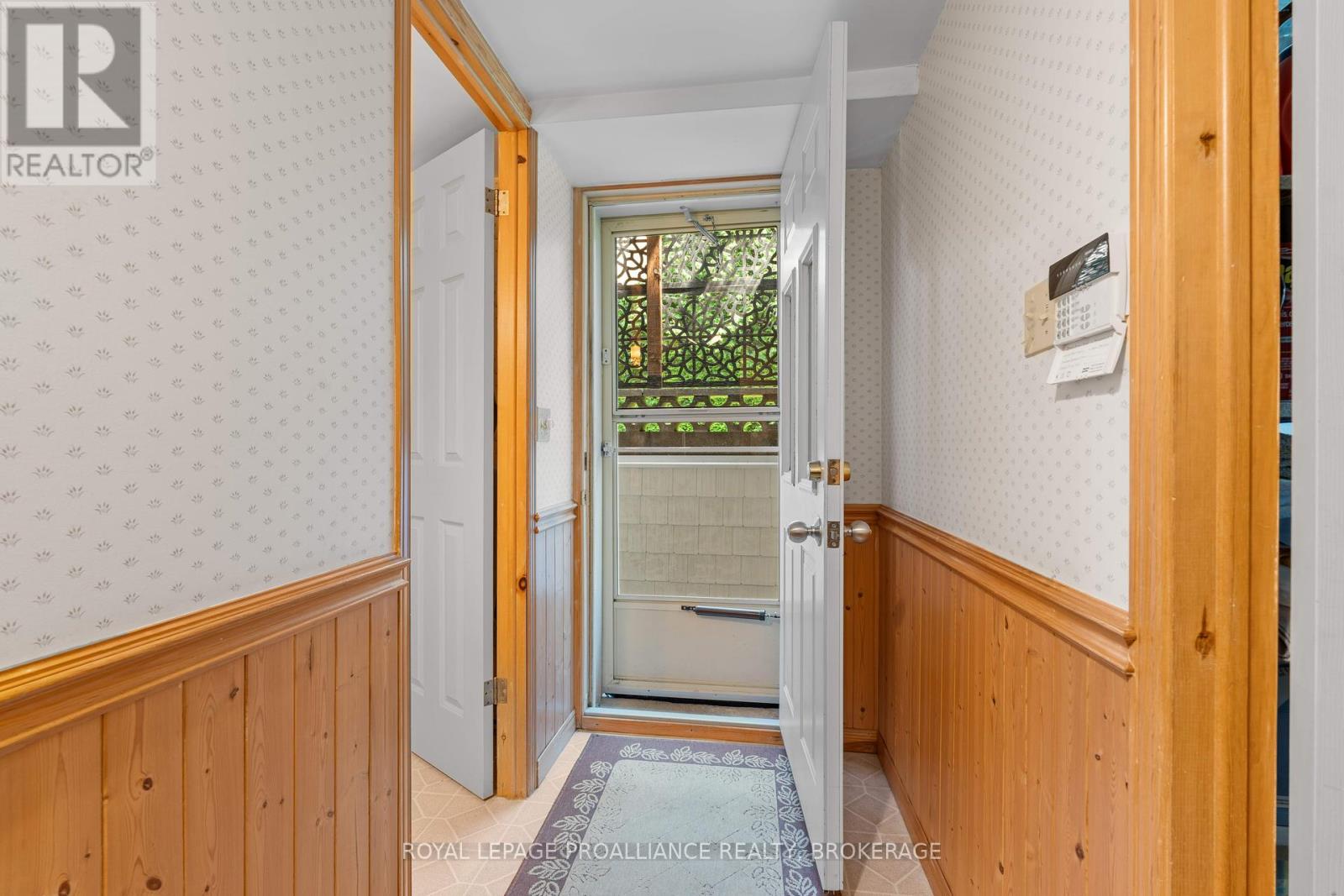 83 Queen Mary Road, Kingston, Ontario  K7M 2A3 - Photo 25 - X12123851