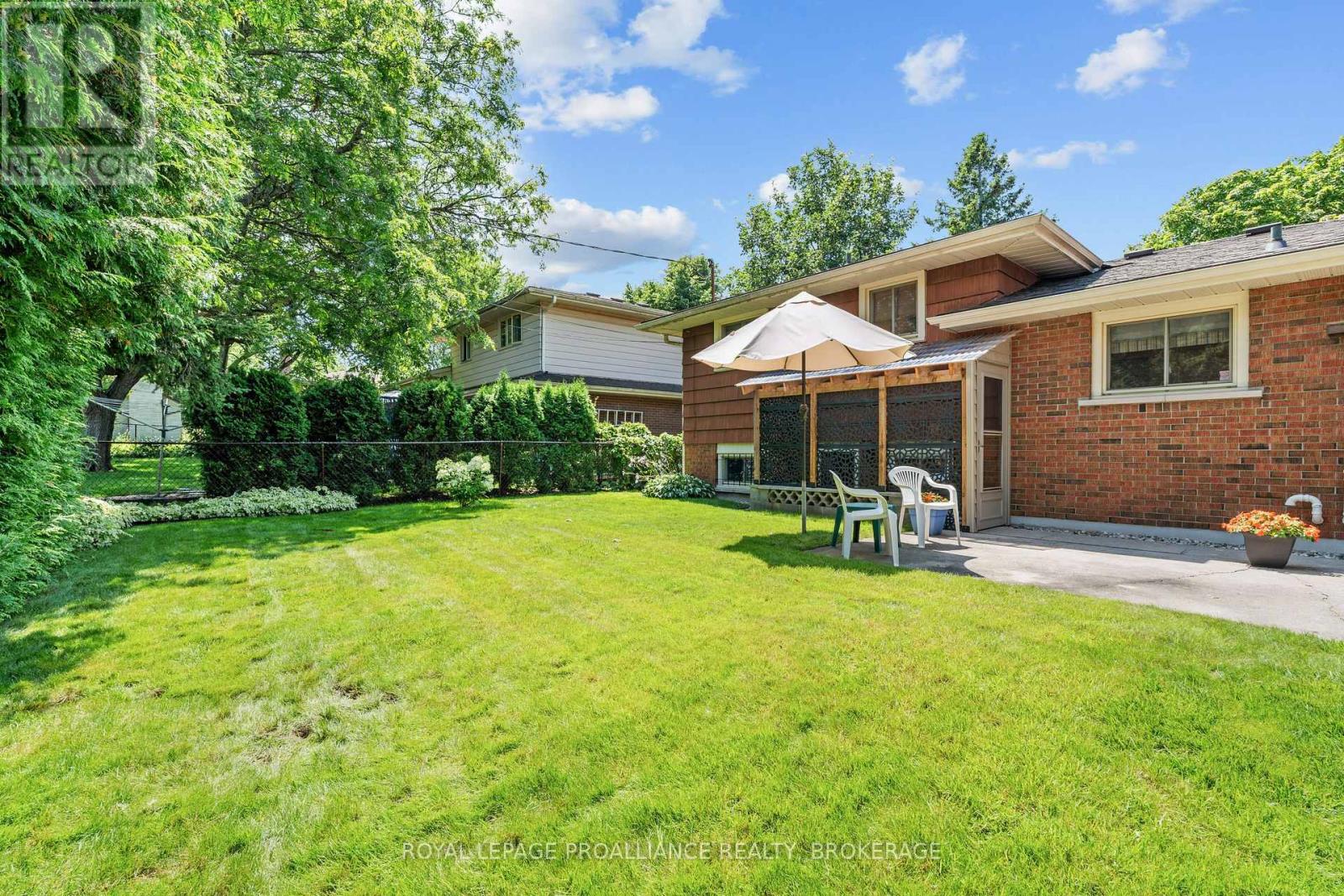 83 Queen Mary Road, Kingston, Ontario  K7M 2A3 - Photo 27 - X12123851