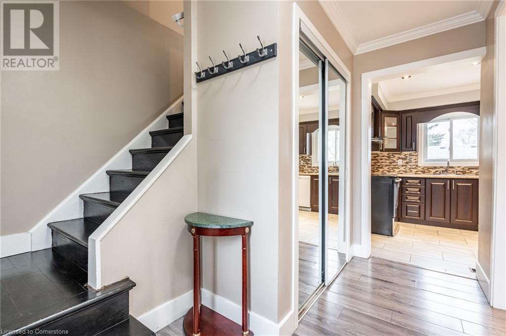 120 Chilton Drive, Hamilton, Ontario  L8J 1M5 - Photo 4 - 40716455
