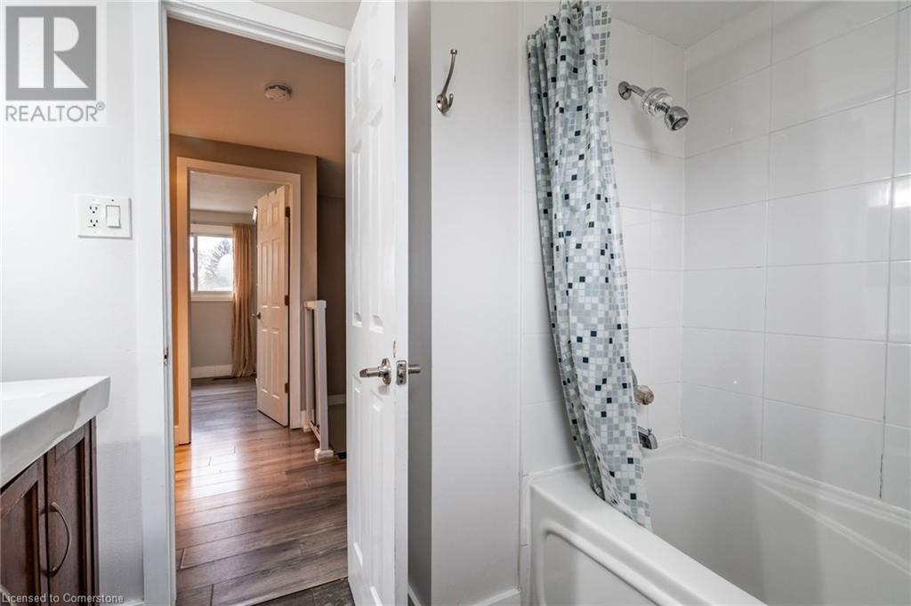 120 Chilton Drive, Hamilton, Ontario  L8J 1M5 - Photo 25 - 40716455