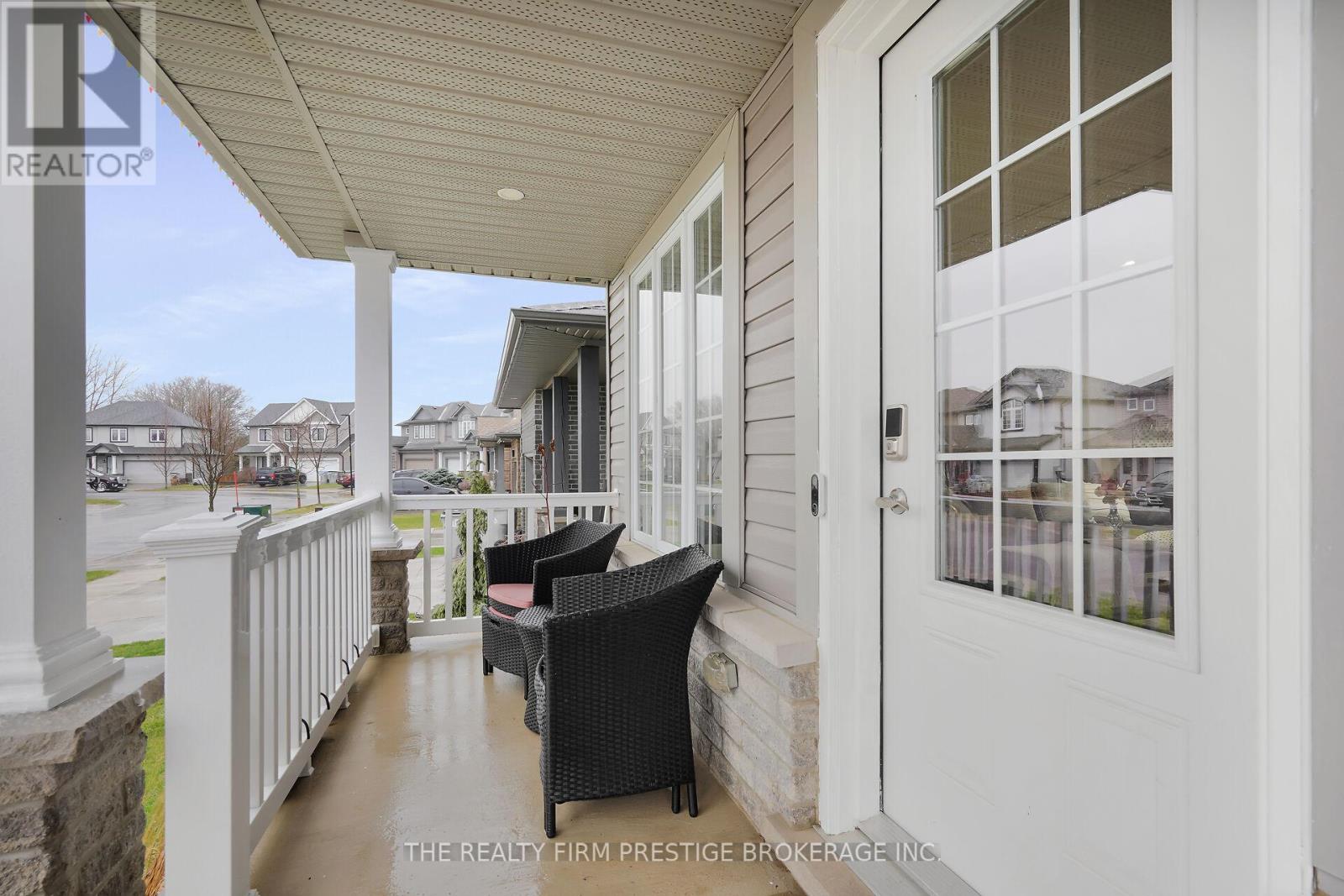 Property at 27 WILLIS AVENUE image 4