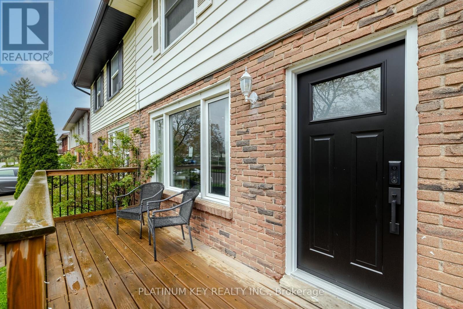404 Crawford Street, London South, Ontario  N6C 3B3 - Photo 3 - X12123852
