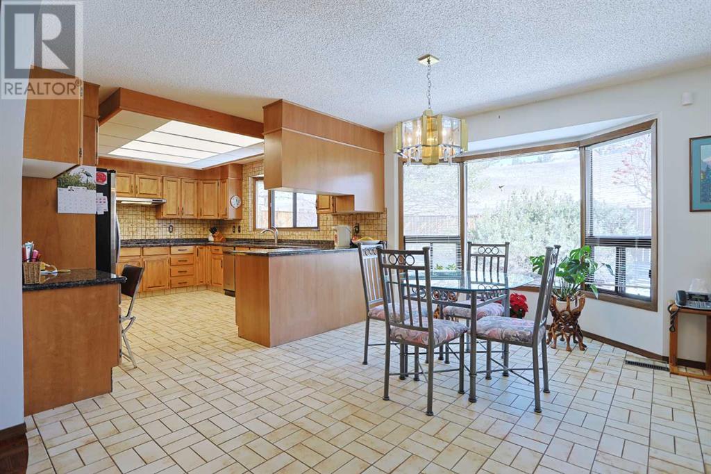 Property at 876 Edgemont Road NW image 3