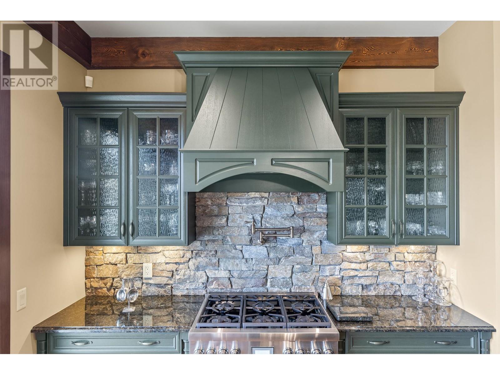 Property at 6166 Seymoure Avenue image 4
