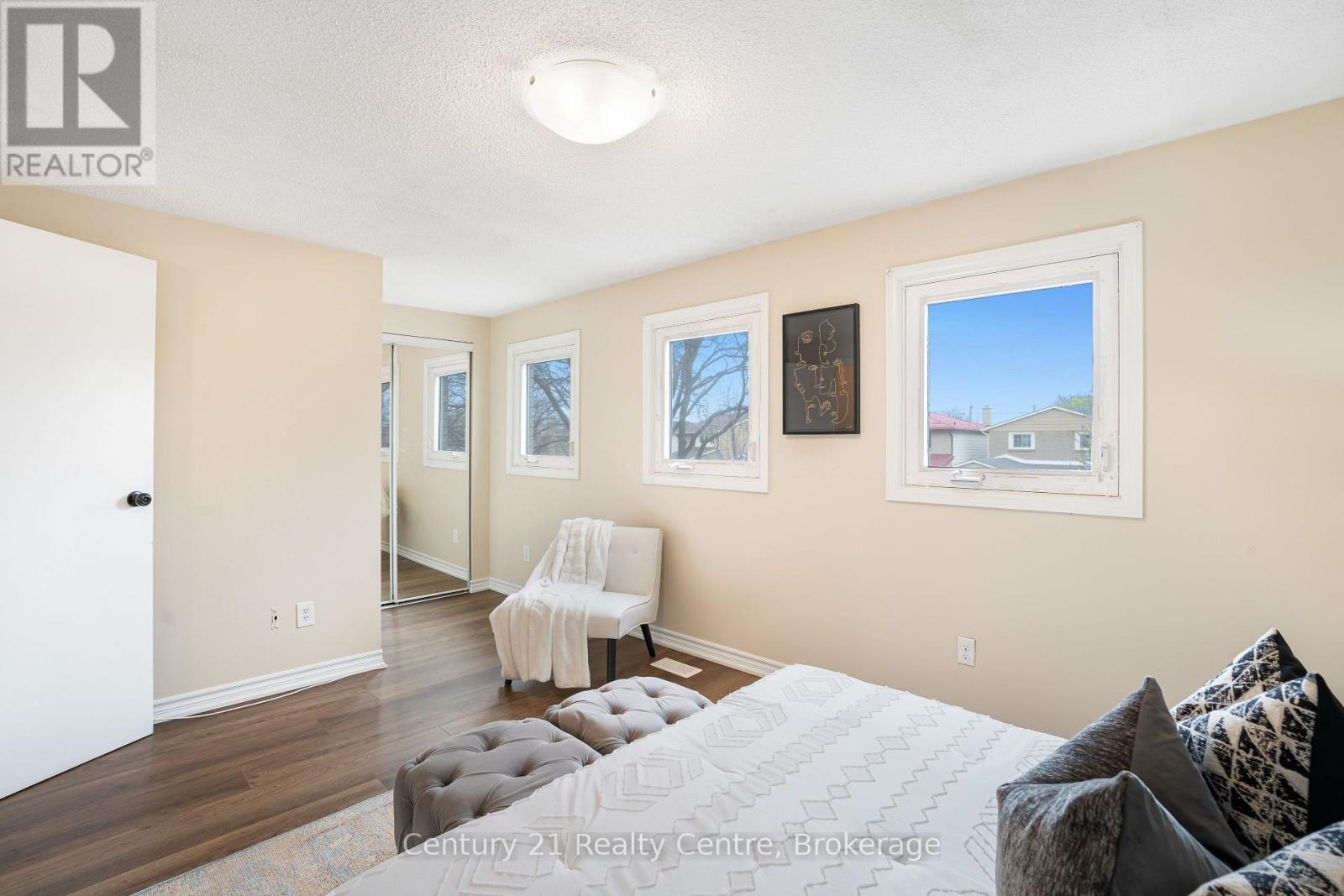 45 Autumn Glen Circle, Toronto (West Humber-Clairville), Ontario  M9W 6B3 - Photo 24 - W12123665