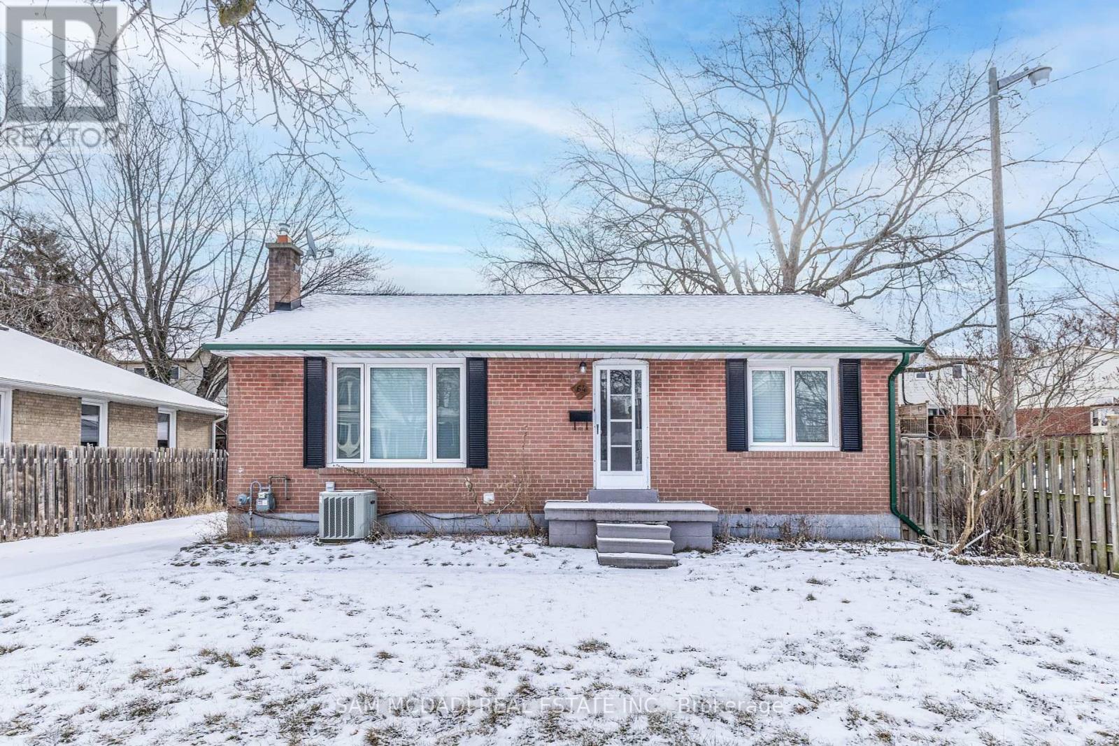 64 Florence Drive, Oakville (Co Central), Ontario  L6K 1V6 - Photo 18 - W12123696