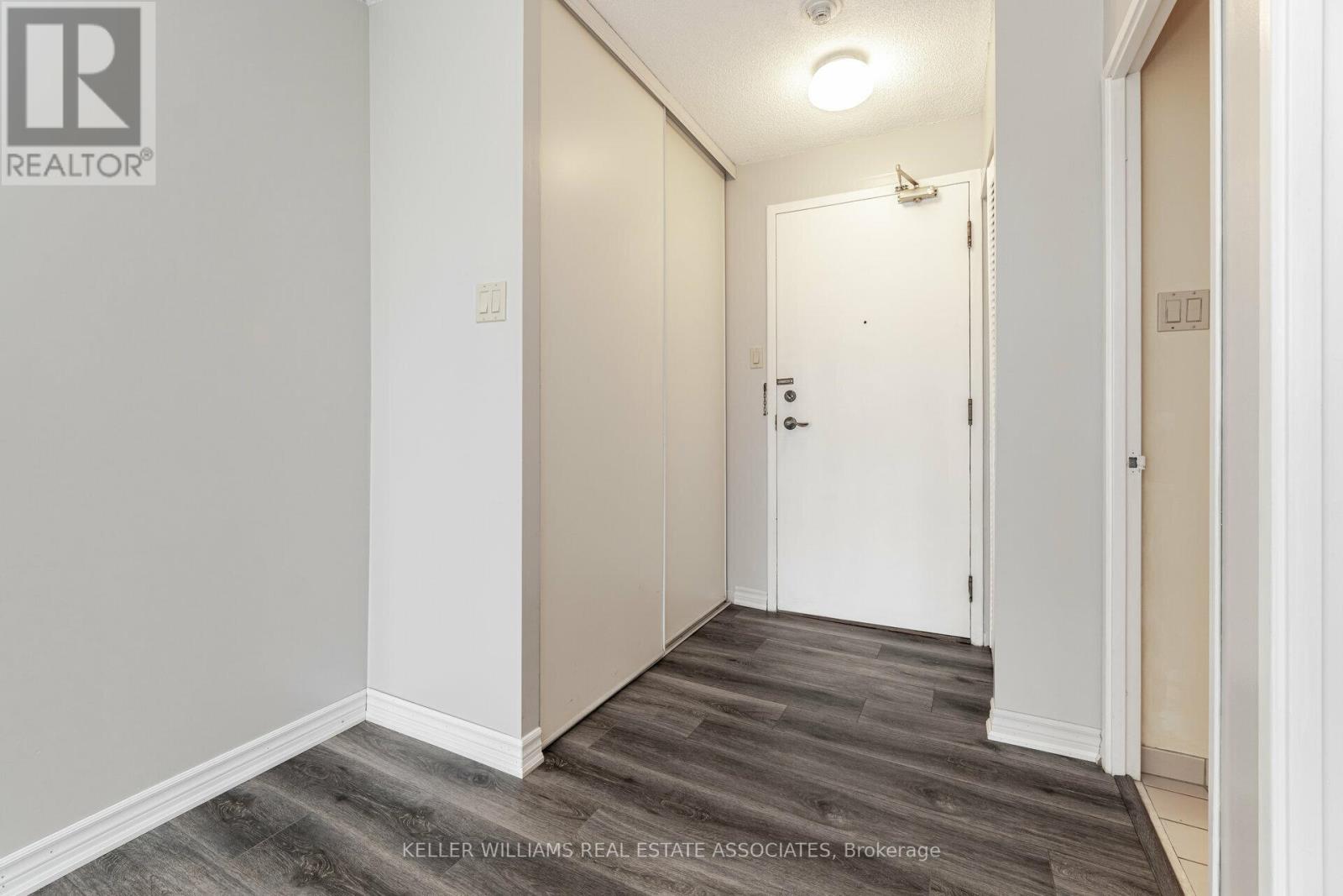 108 - 4470 Tucana Court, Mississauga (Hurontario), Ontario  L5R 3K8 - Photo 5 - W12123701