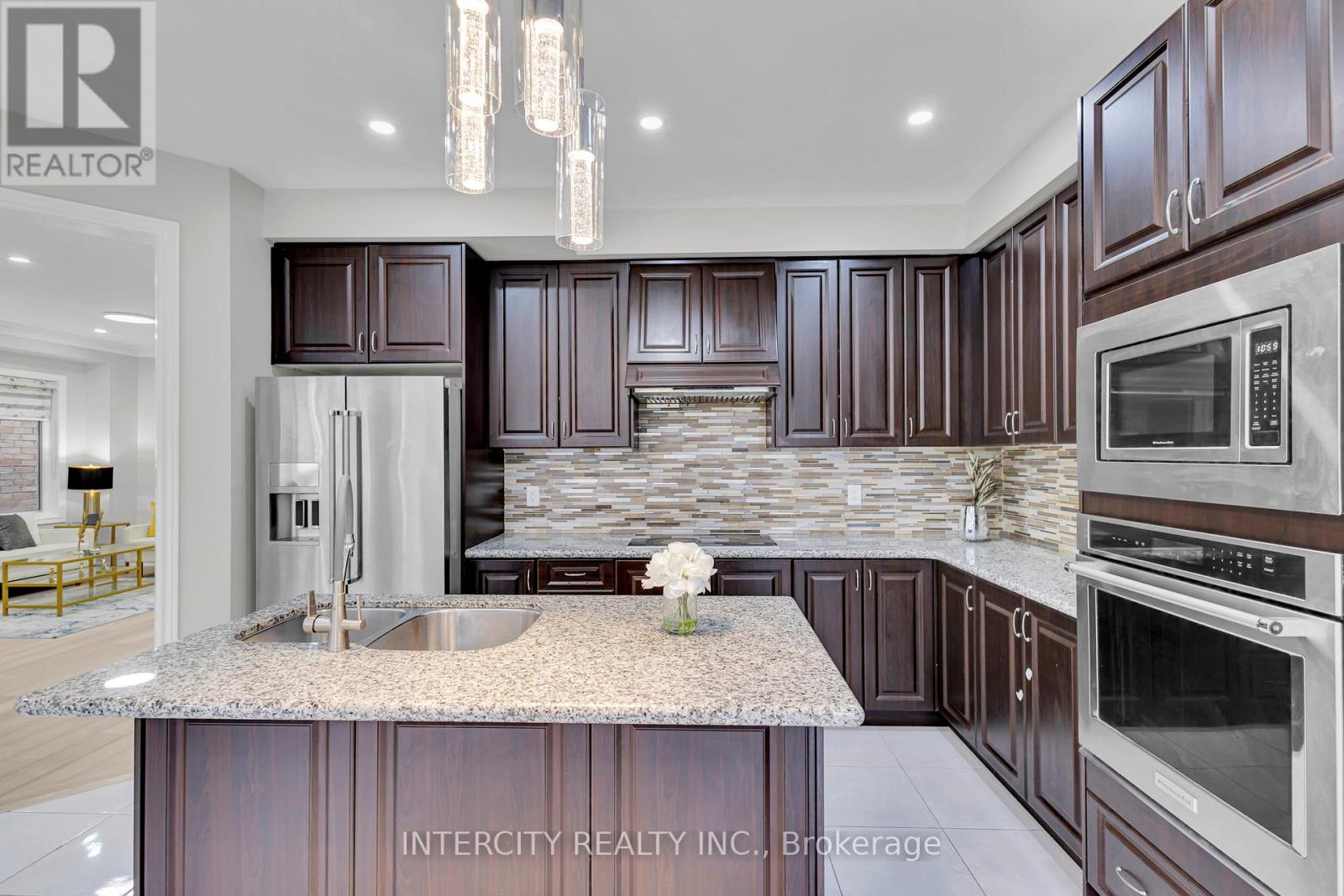 98 Lola Crescent, Brampton (Northwest Brampton), Ontario  L7A 0A8 - Photo 20 - W12123726