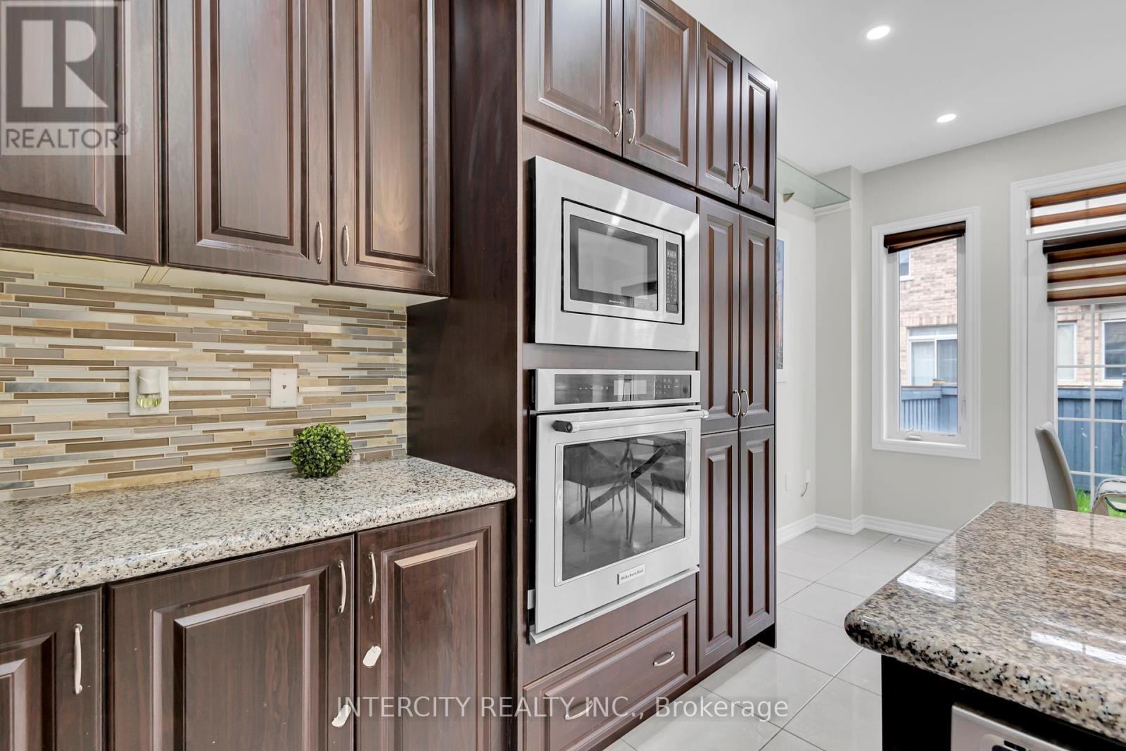 98 Lola Crescent, Brampton (Northwest Brampton), Ontario  L7A 0A8 - Photo 23 - W12123726