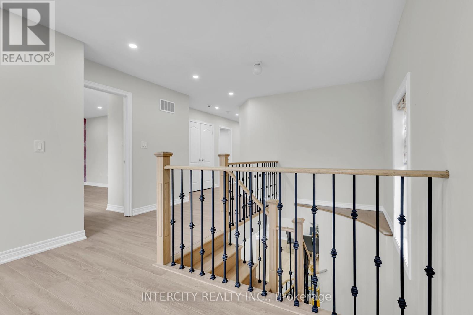 98 Lola Crescent, Brampton (Northwest Brampton), Ontario  L7A 0A8 - Photo 26 - W12123726